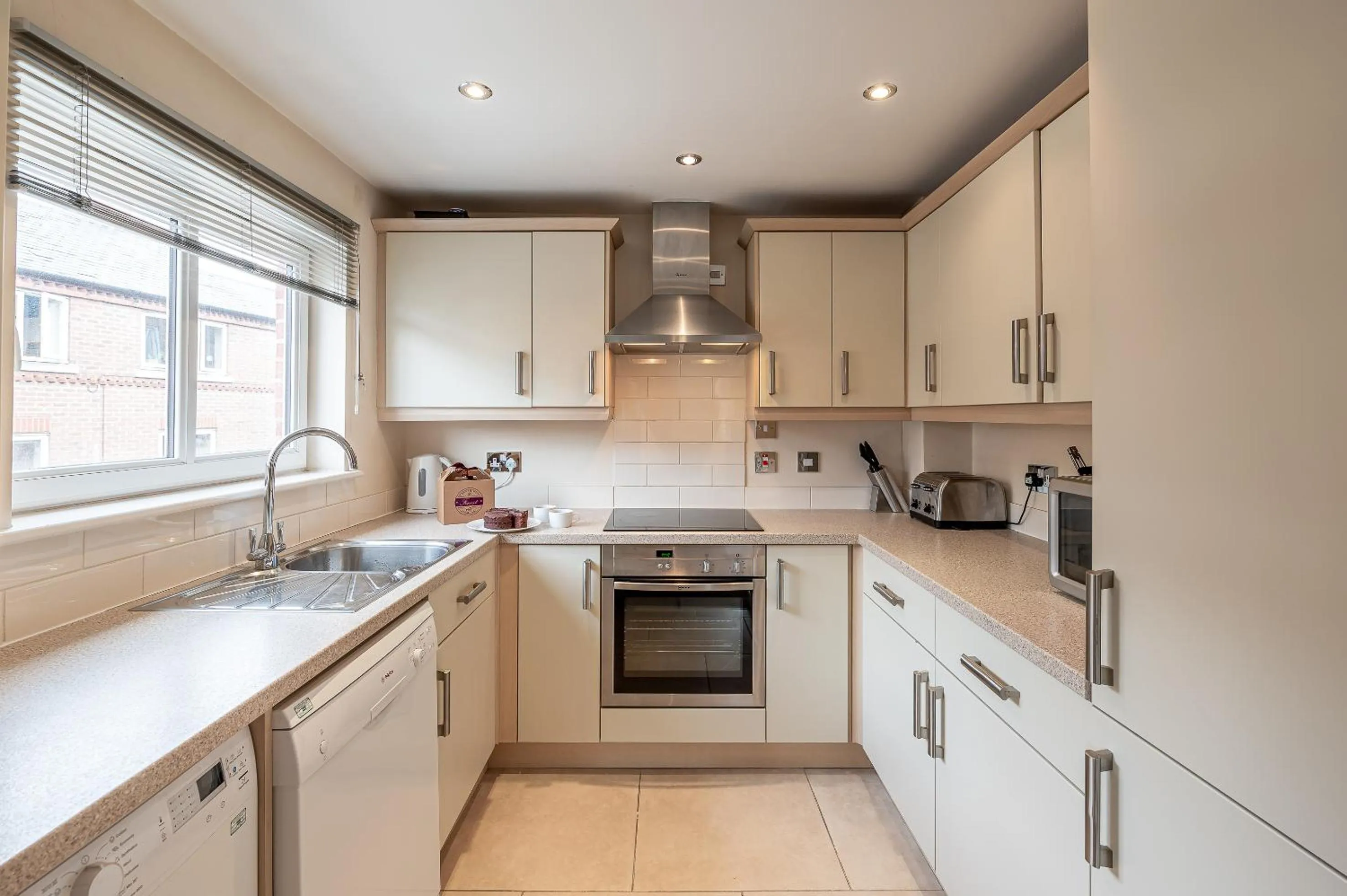 Kitchen or kitchenette in 4 Crambeck Court