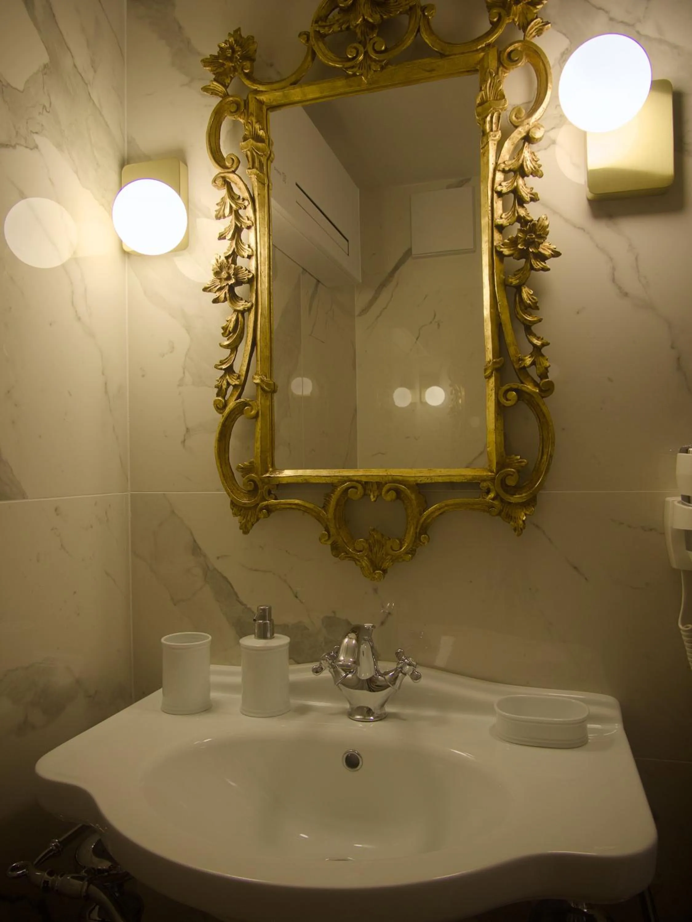Bathroom in Villa San Liberale - Suites & Wellness - Villa Veneta