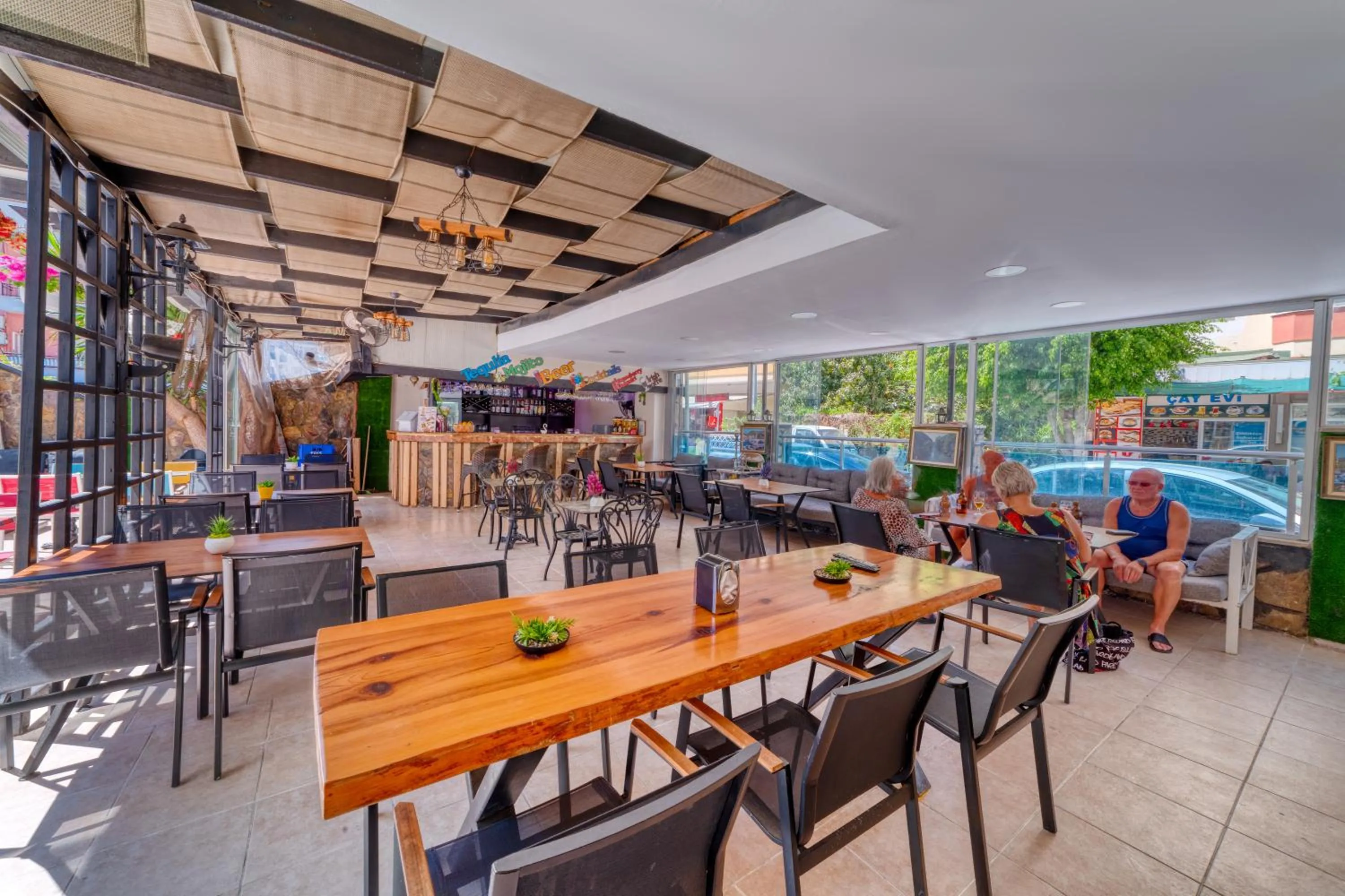 Restaurant/places to eat in Kleopatra ICARIA Apart Hotel