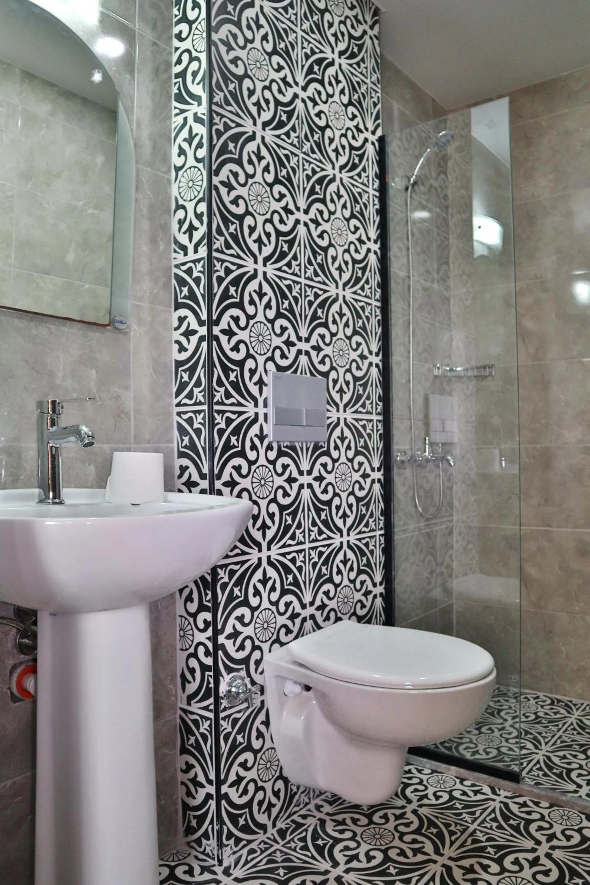 Bathroom in Kleopatra ICARIA Apart Hotel