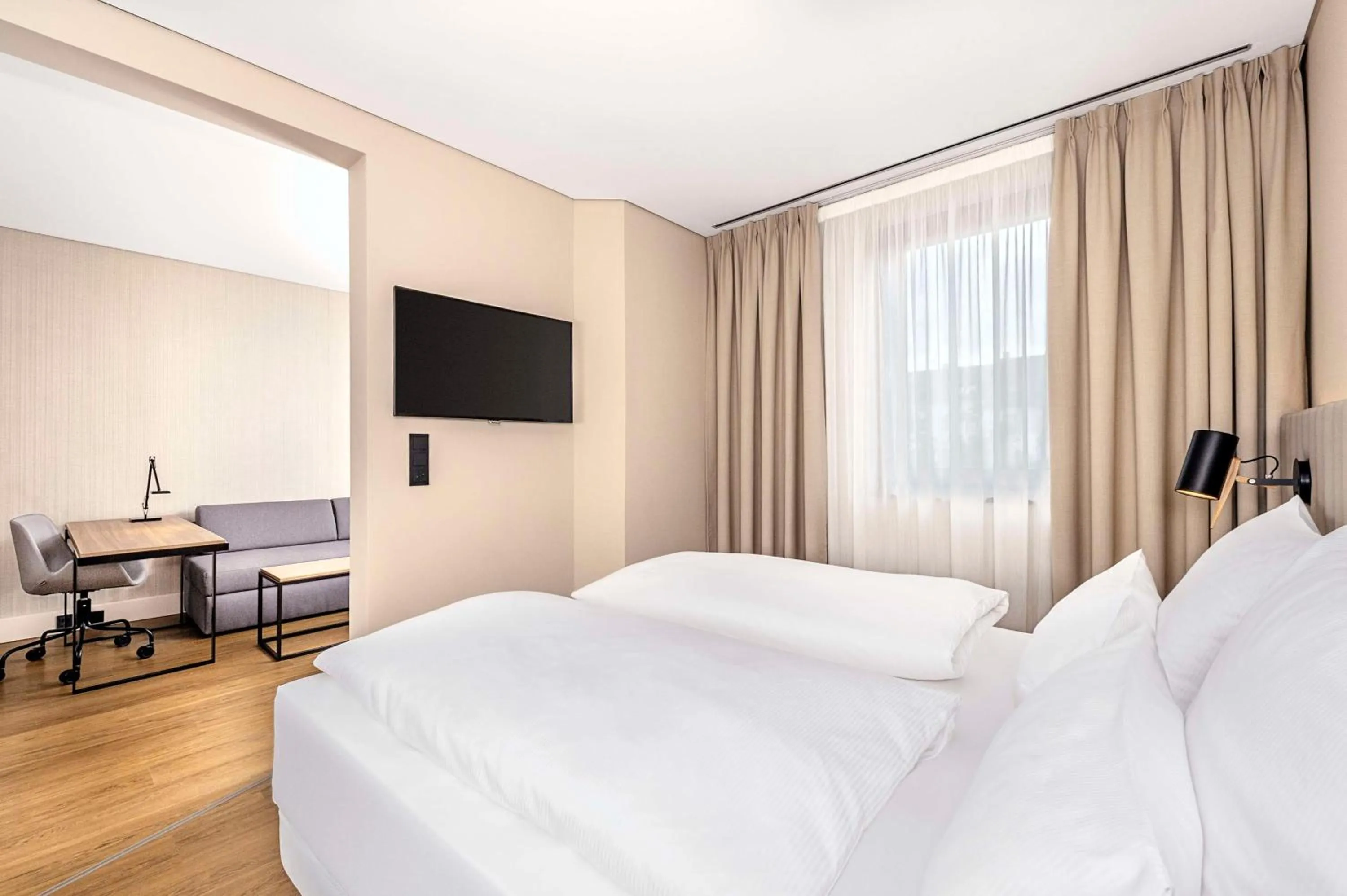 Bedroom, Bed in NH München Unterhaching