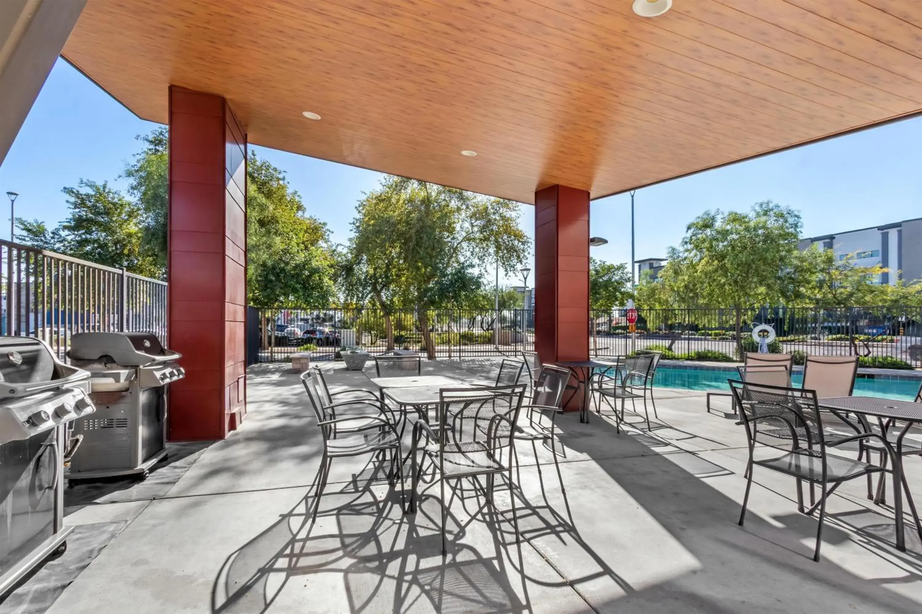 Property building in Sonesta Simply Suites Avondale Property building in Sonesta Simply Suites Avondale