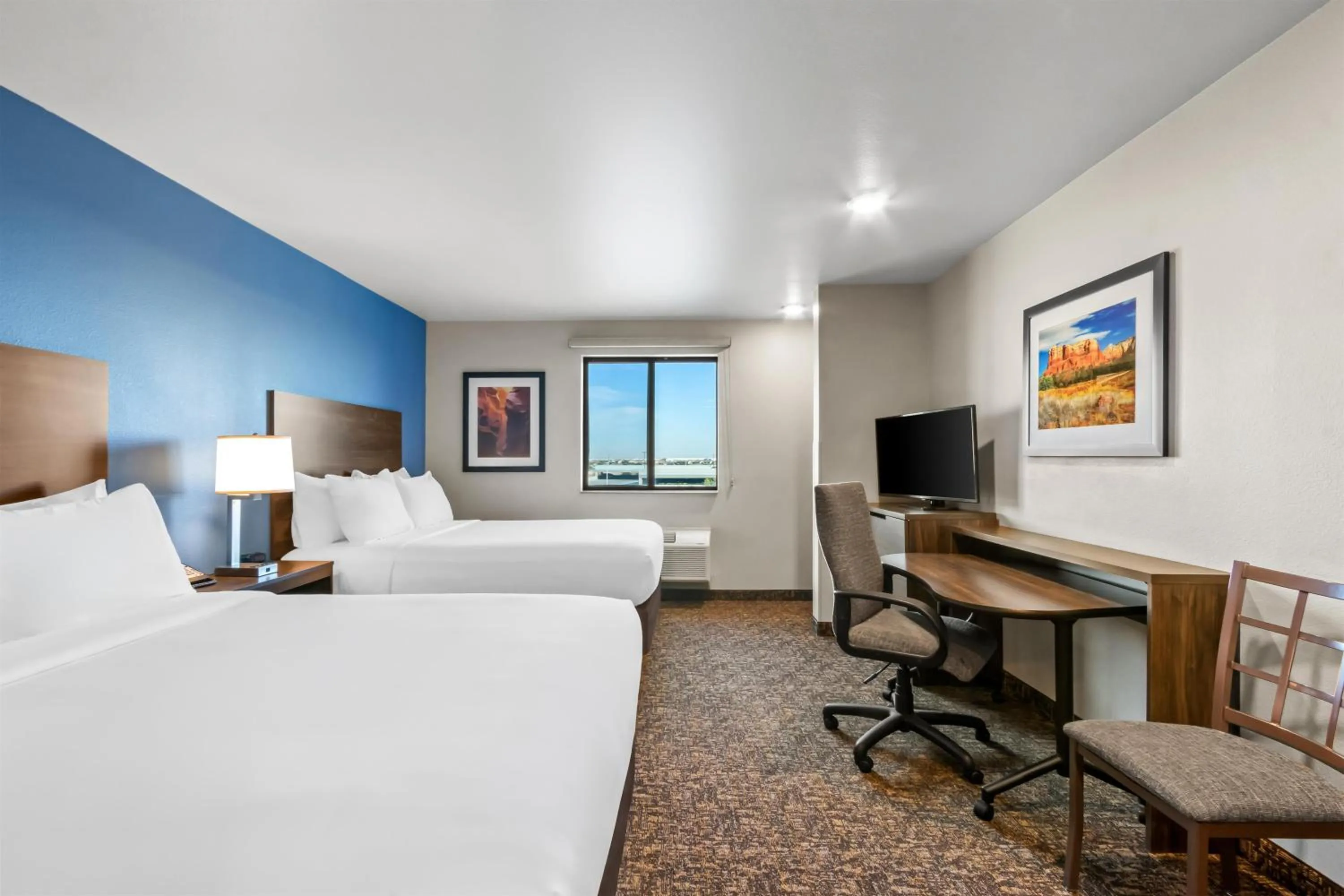 Bedroom, Bed in Sonesta Simply Suites Avondale