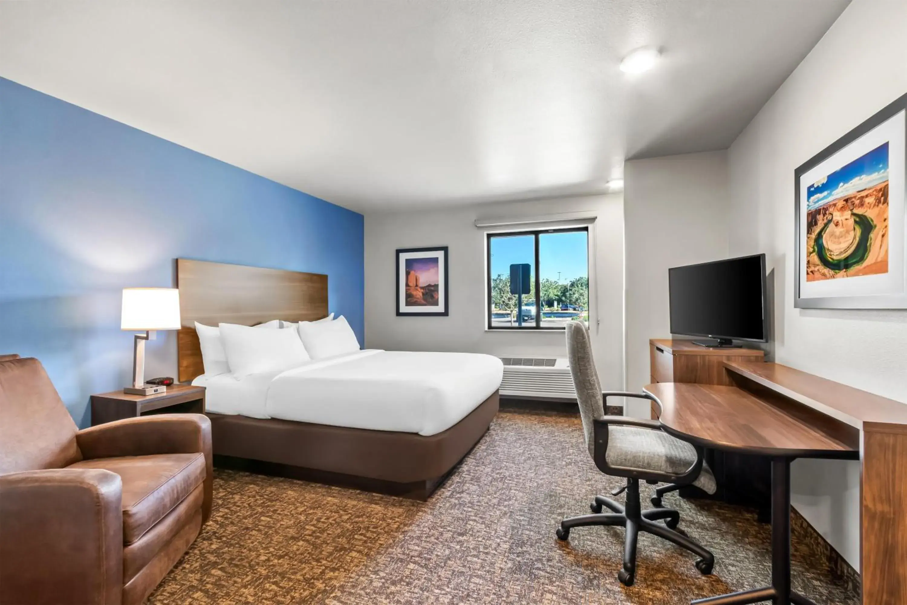 King Room - Mobility Accessible in Sonesta Simply Suites Avondale King Room - Mobility Accessible in Sonesta Simply Suites Avondale