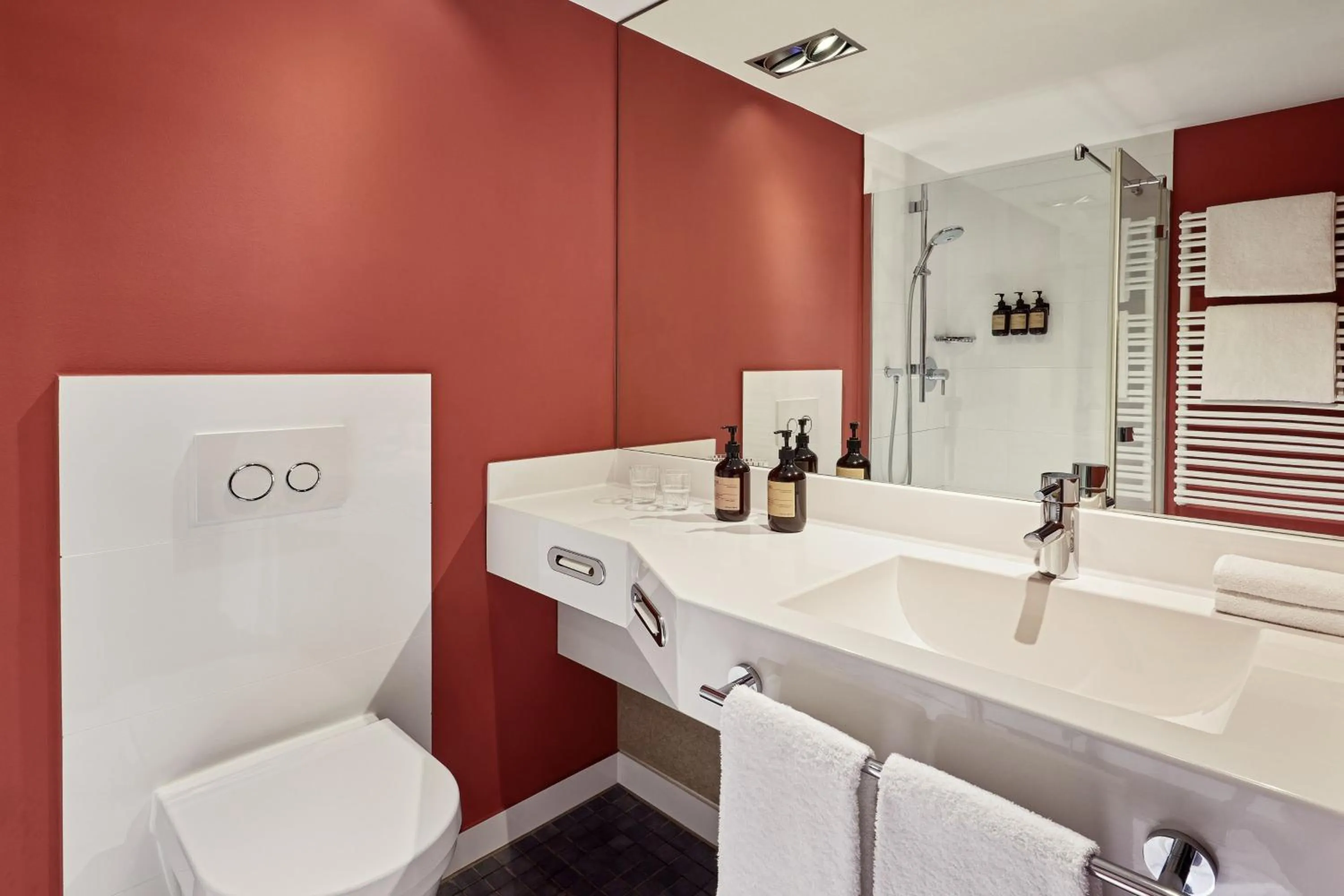 Bathroom in the Deutz, a Tribute Portfolio Hotel