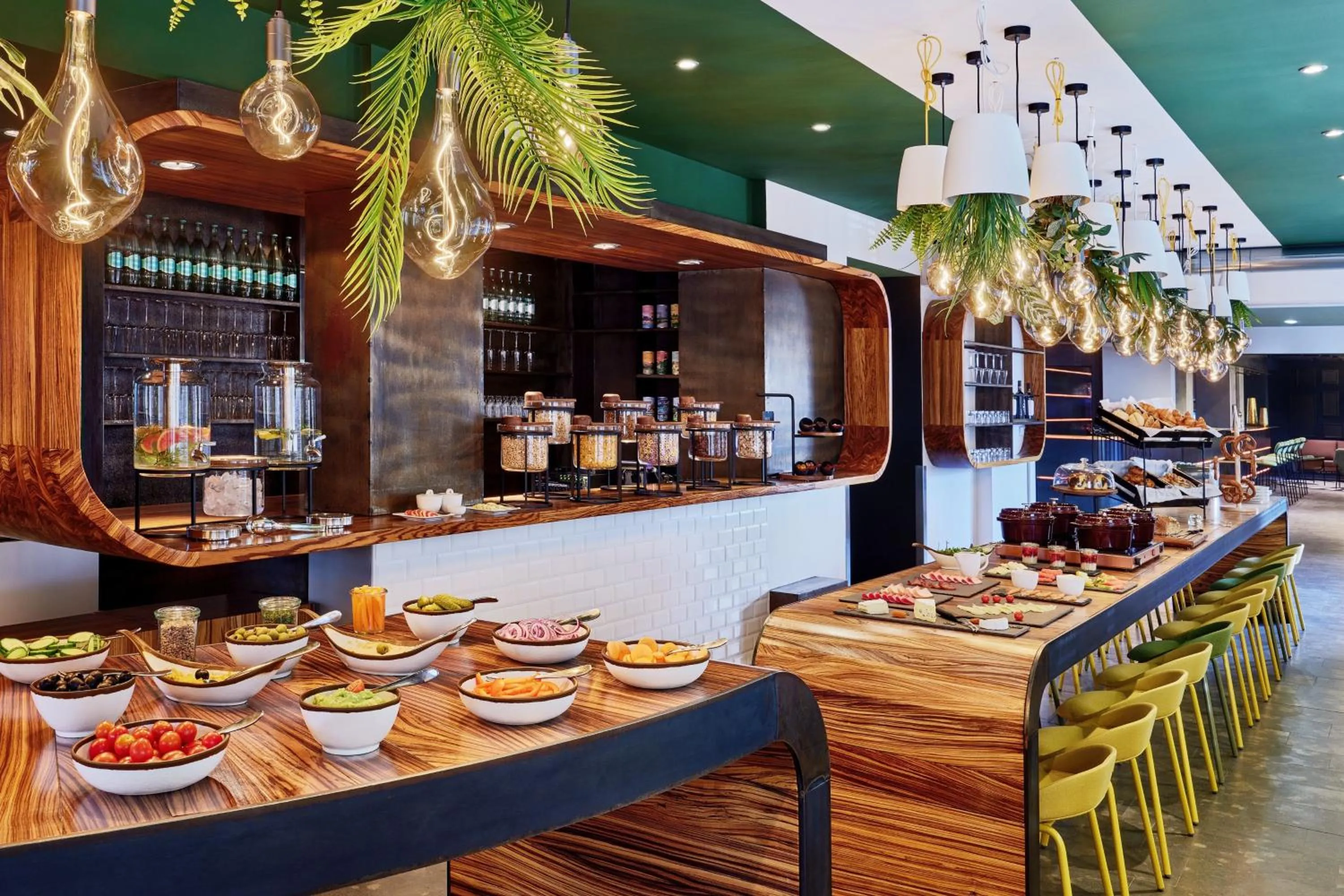 Breakfast in the Deutz, a Tribute Portfolio Hotel