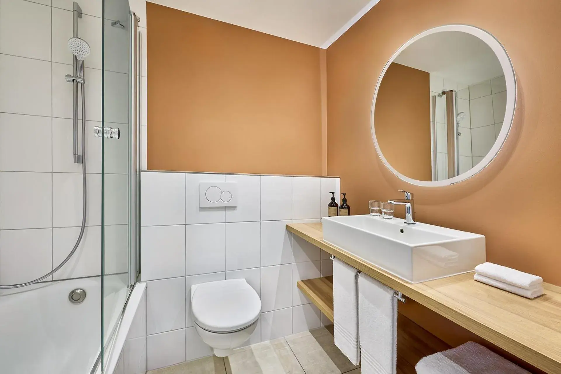 Comfort Business King Room in the Deutz, a Tribute Portfolio Hotel Comfort Business King Room in the Deutz, a Tribute Portfolio Hotel