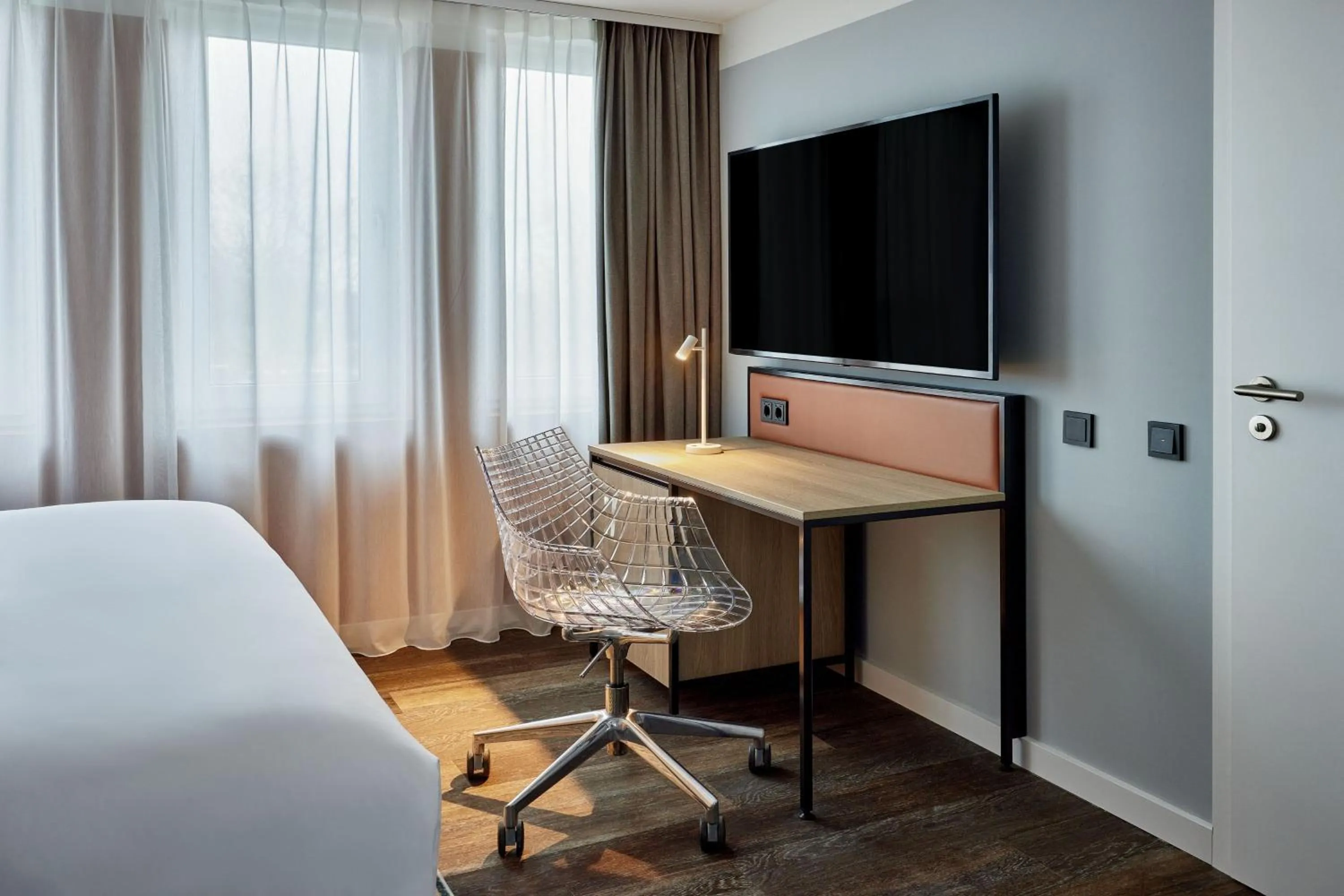 Photo of the whole room in the Deutz, a Tribute Portfolio Hotel