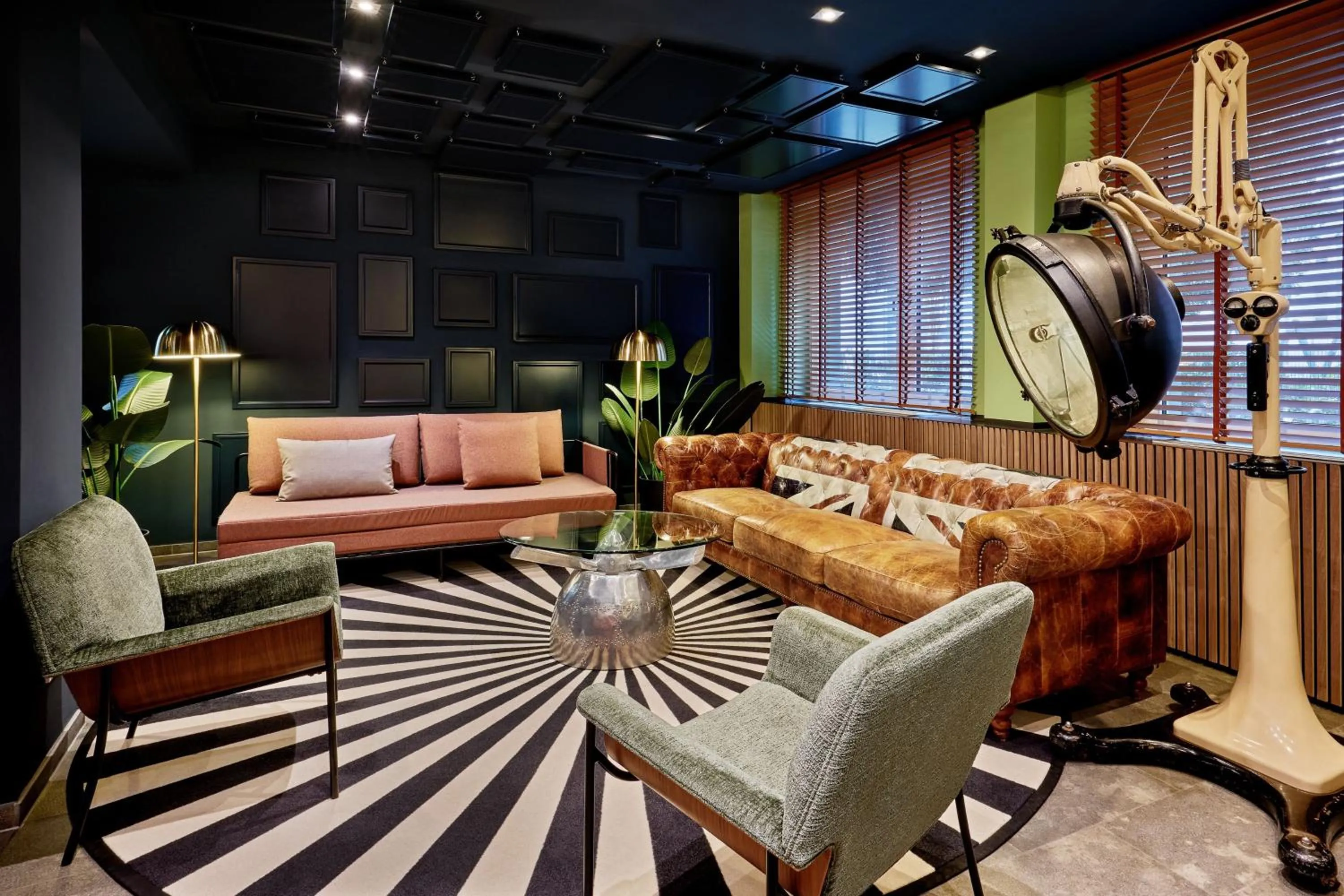 Lounge or bar in the Deutz, a Tribute Portfolio Hotel