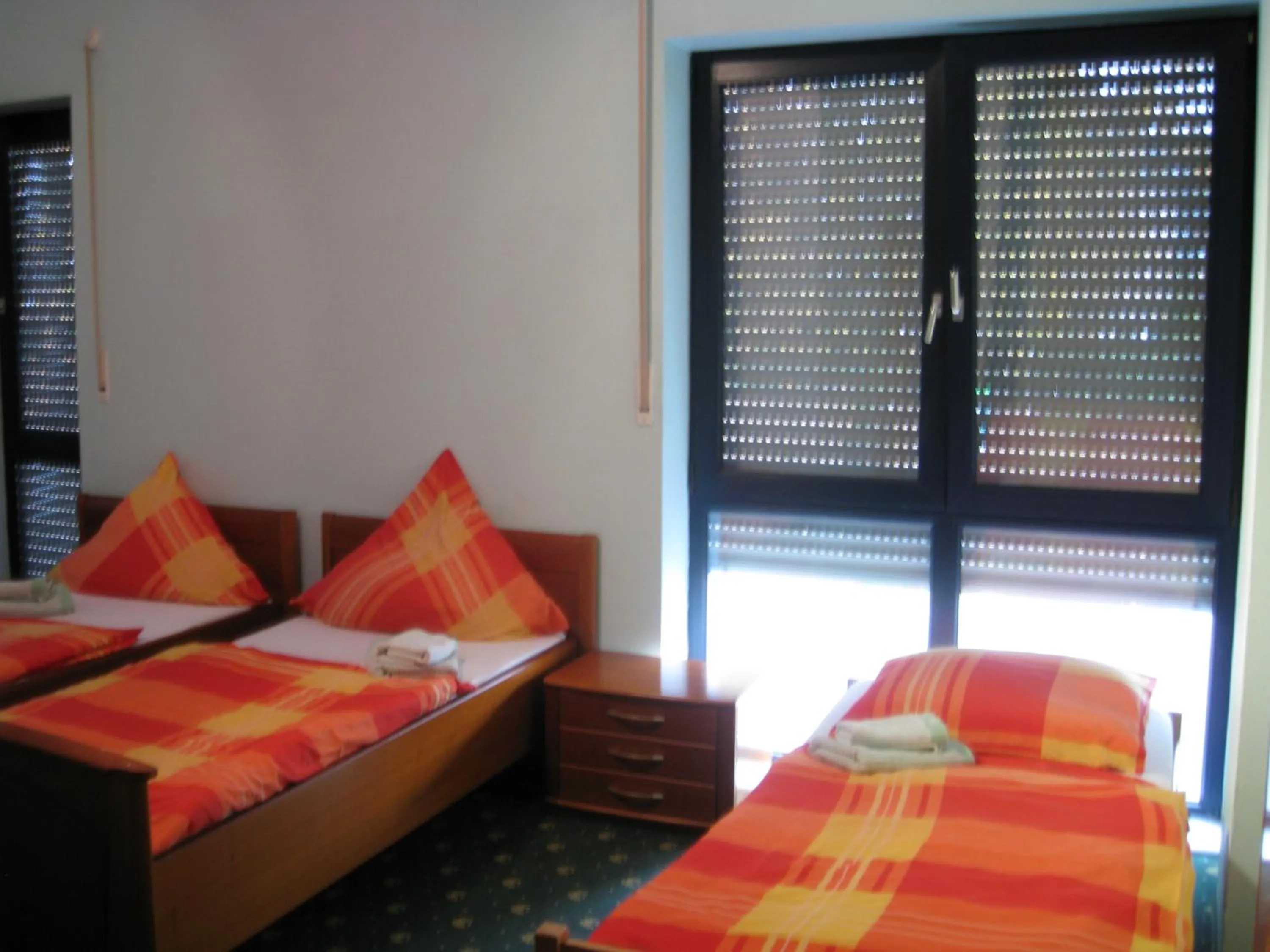 Photo of the whole room, Bed in Hotel Restaurant "Waldschänke"