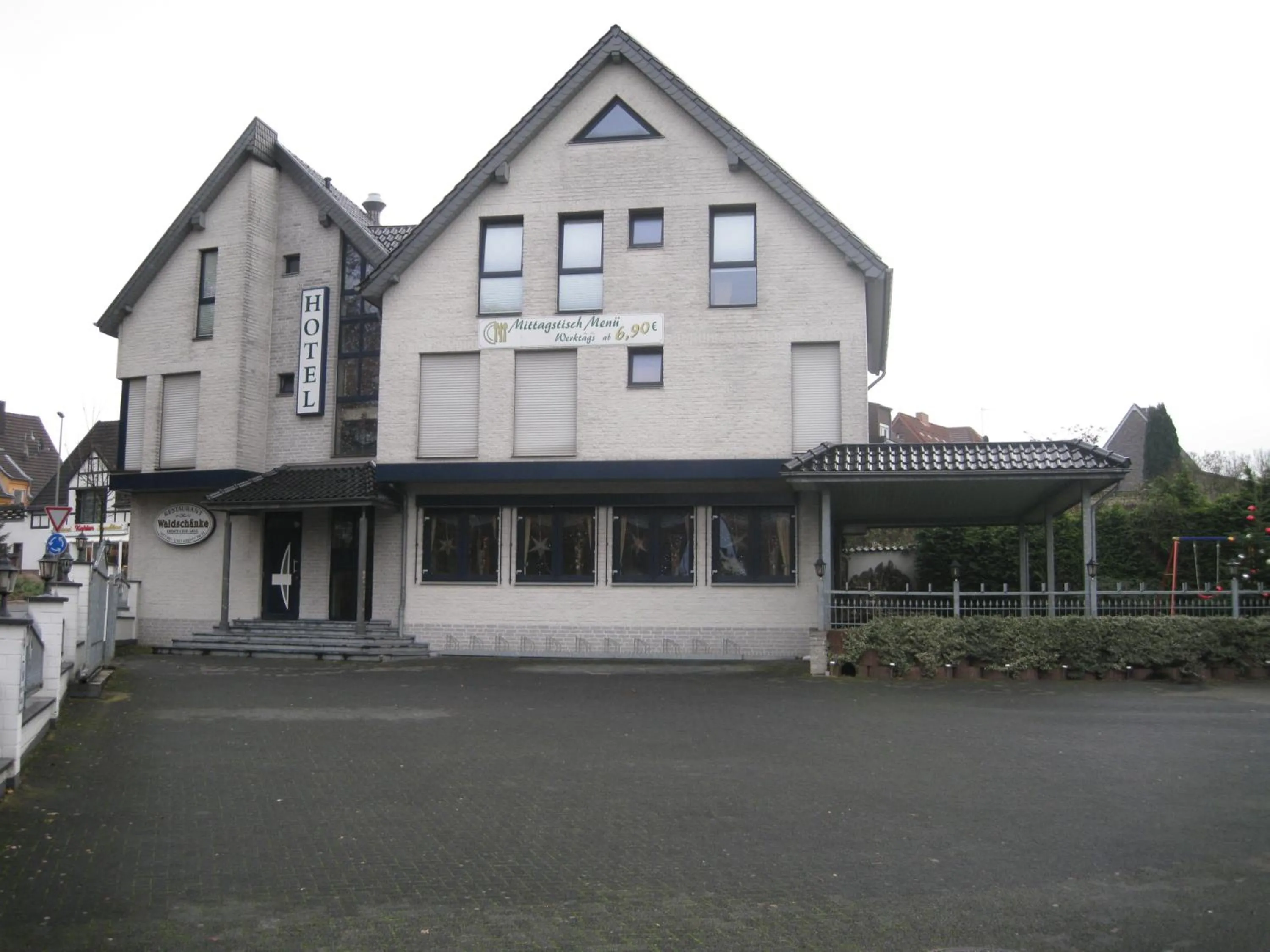Facade/entrance in Hotel Restaurant "Waldschänke"