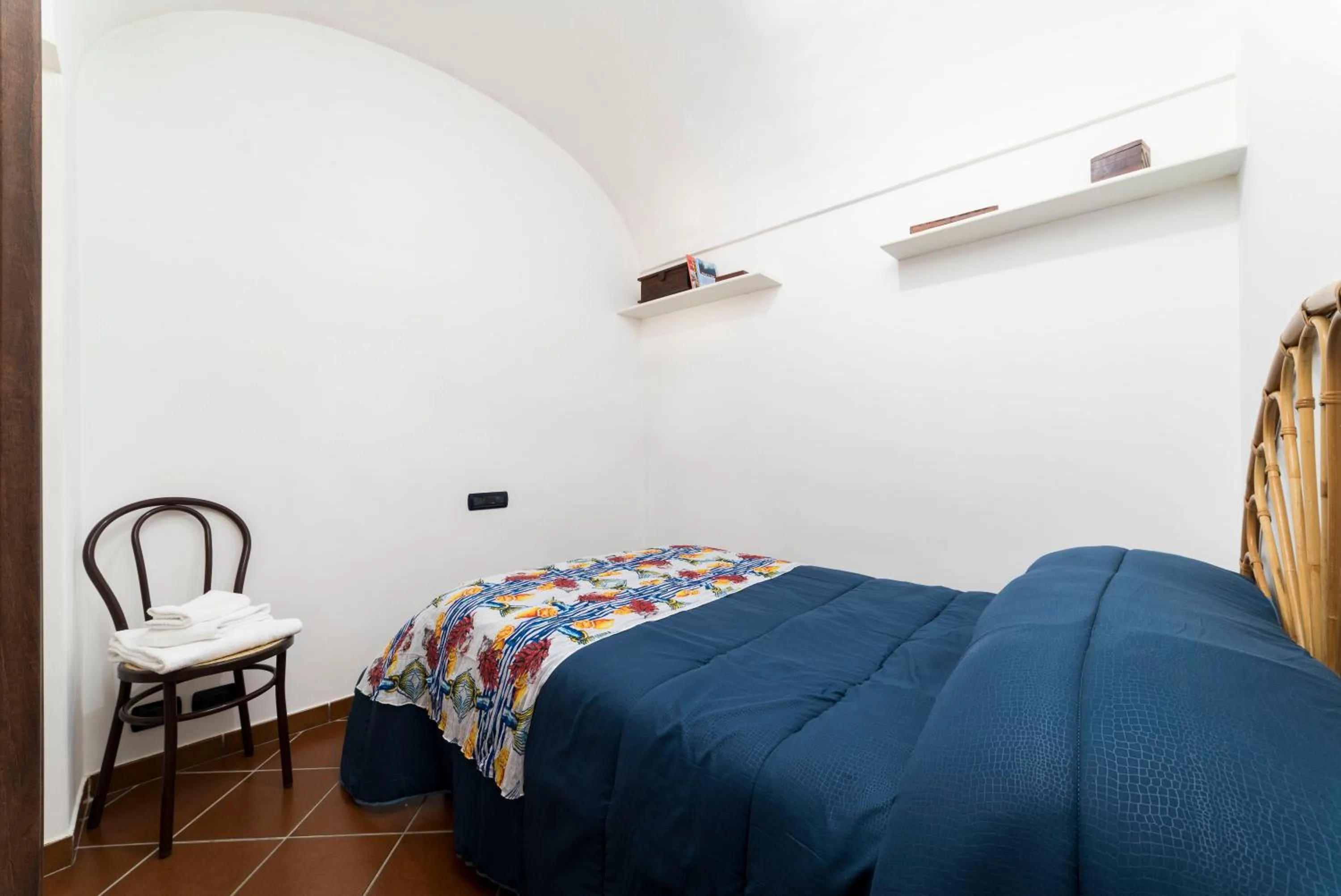 Bedroom, Bed in Estate4home - Namily house