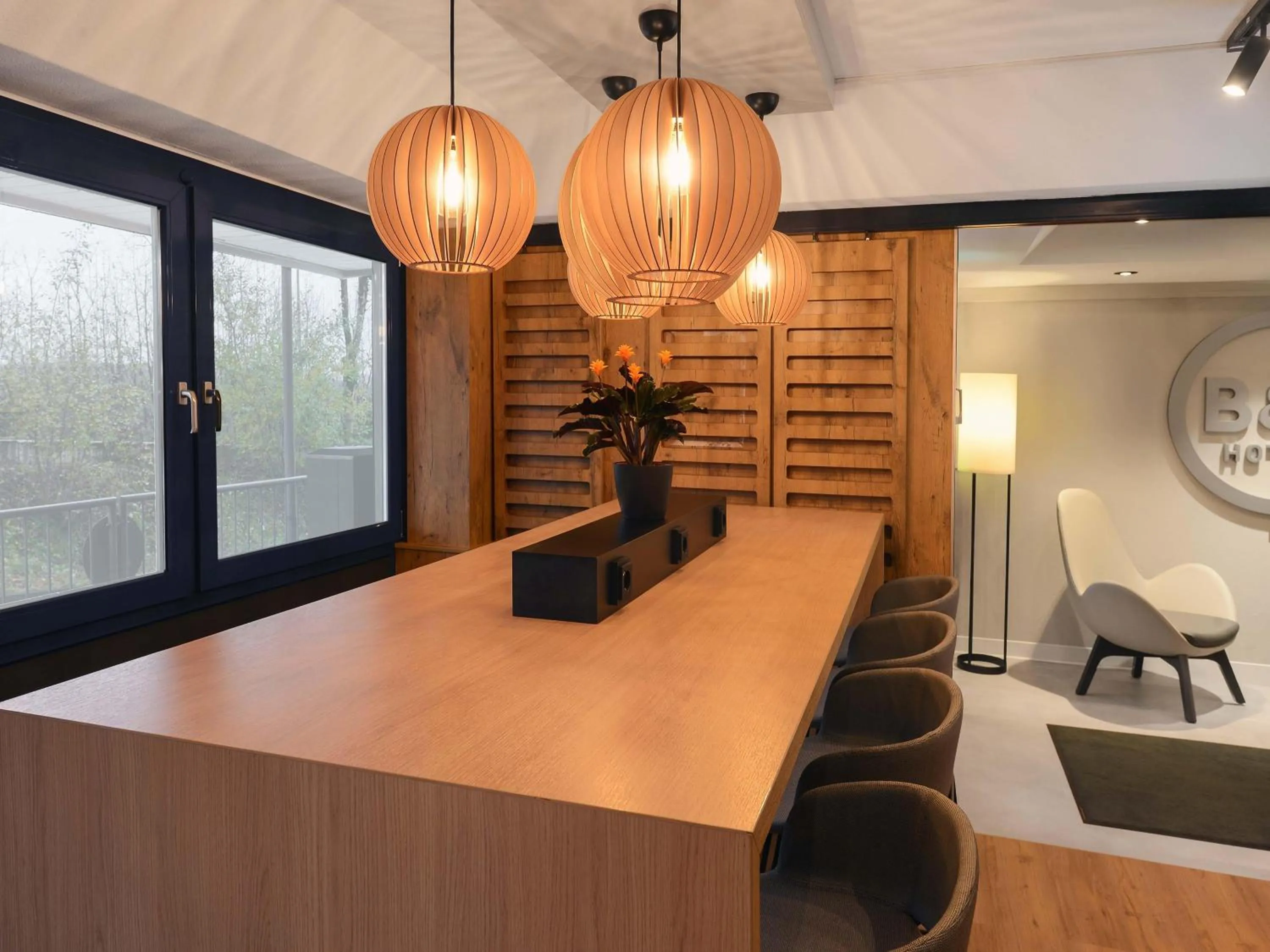 Lobby or reception in B&B HOTEL Wuppertal-Oberbarmen