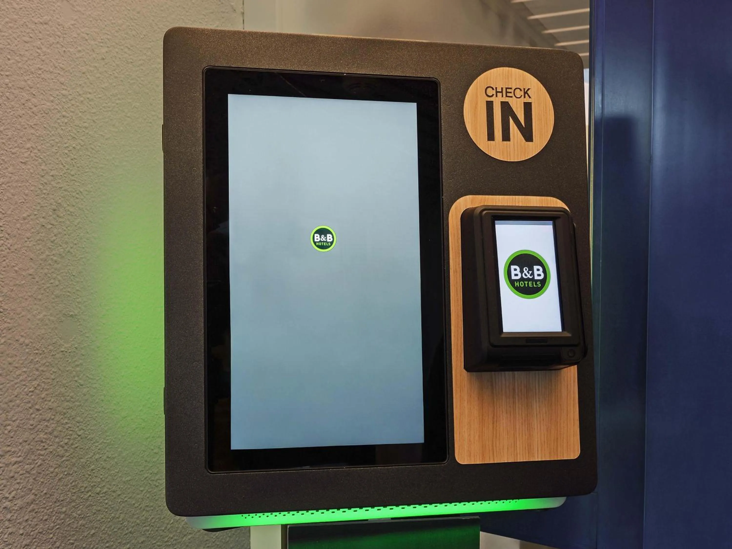 Lobby or reception in B&B HOTEL Wuppertal-Oberbarmen