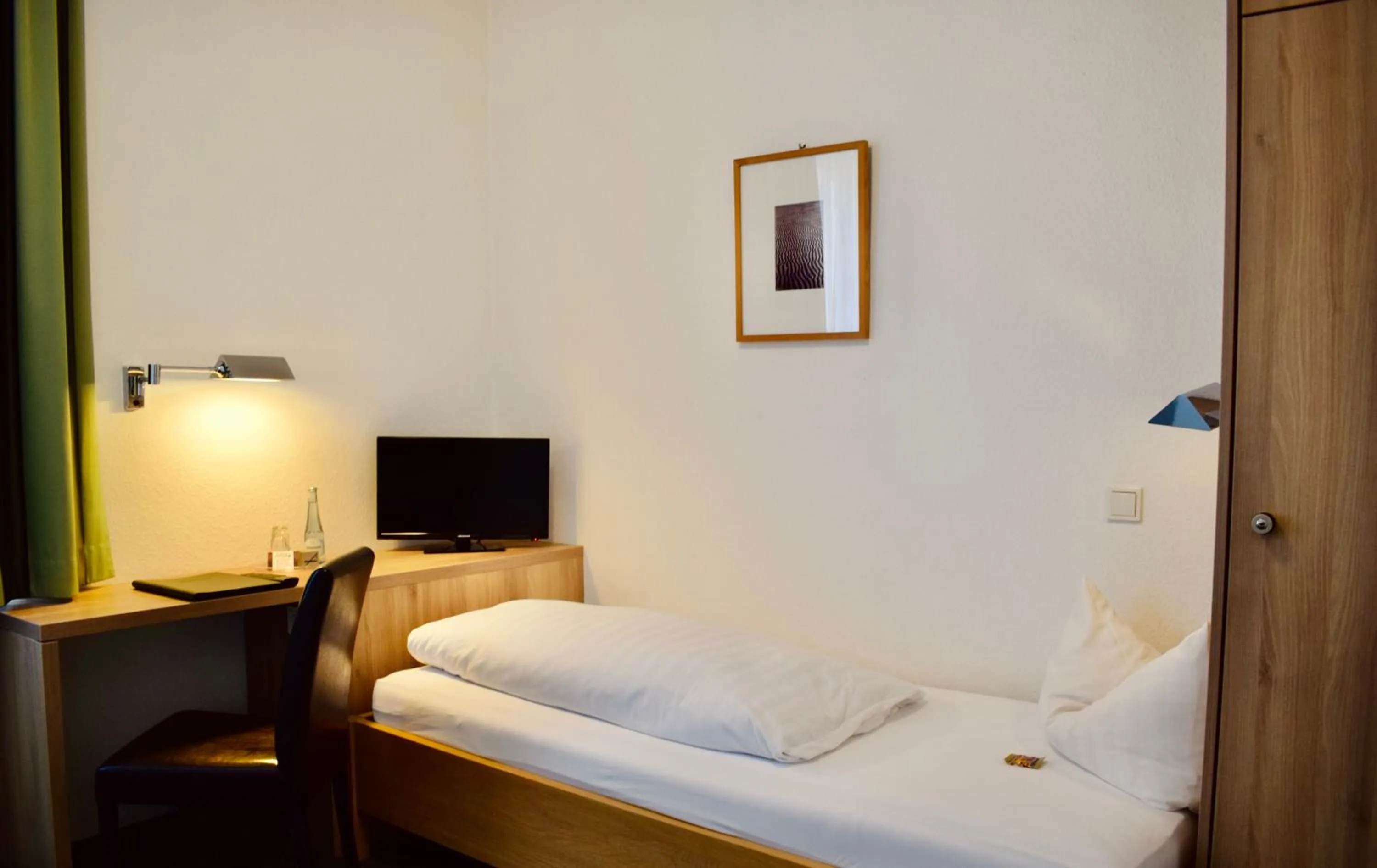 Photo of the whole room, Bed in Hotel Zur Traube