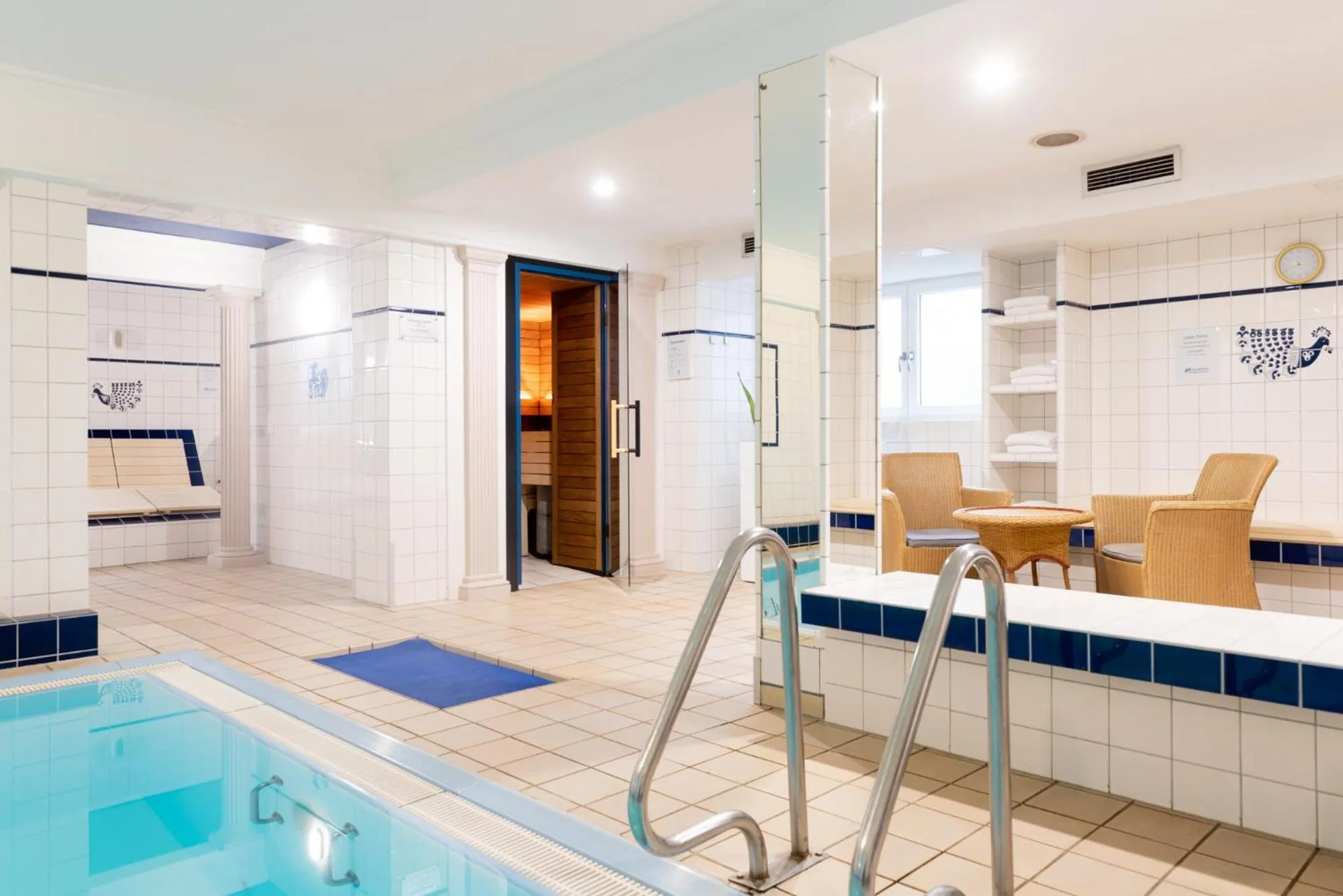 Swimming pool in Waldhotel Eskeshof