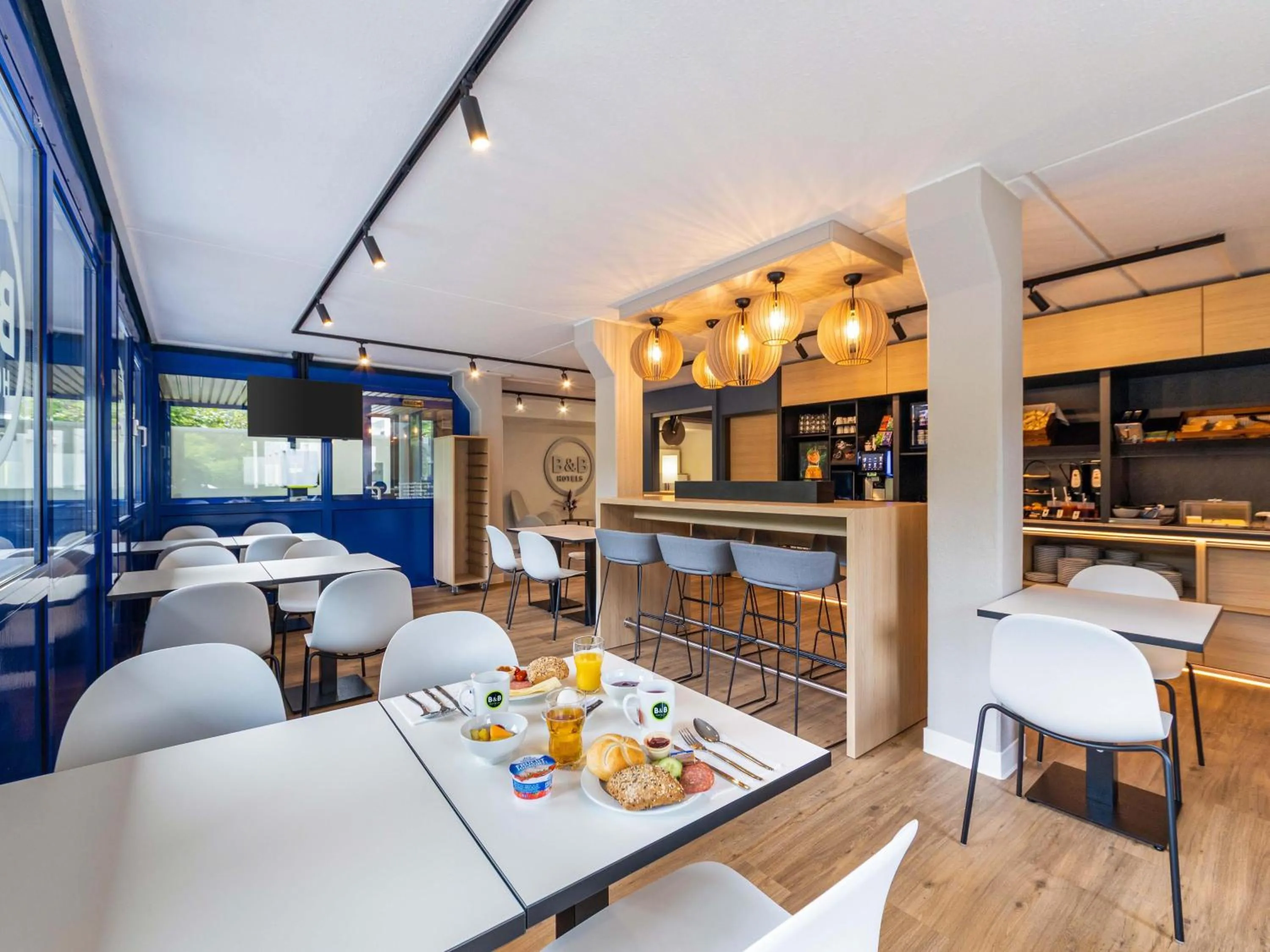 Restaurant/places to eat in B&B HOTEL Dortmund-West