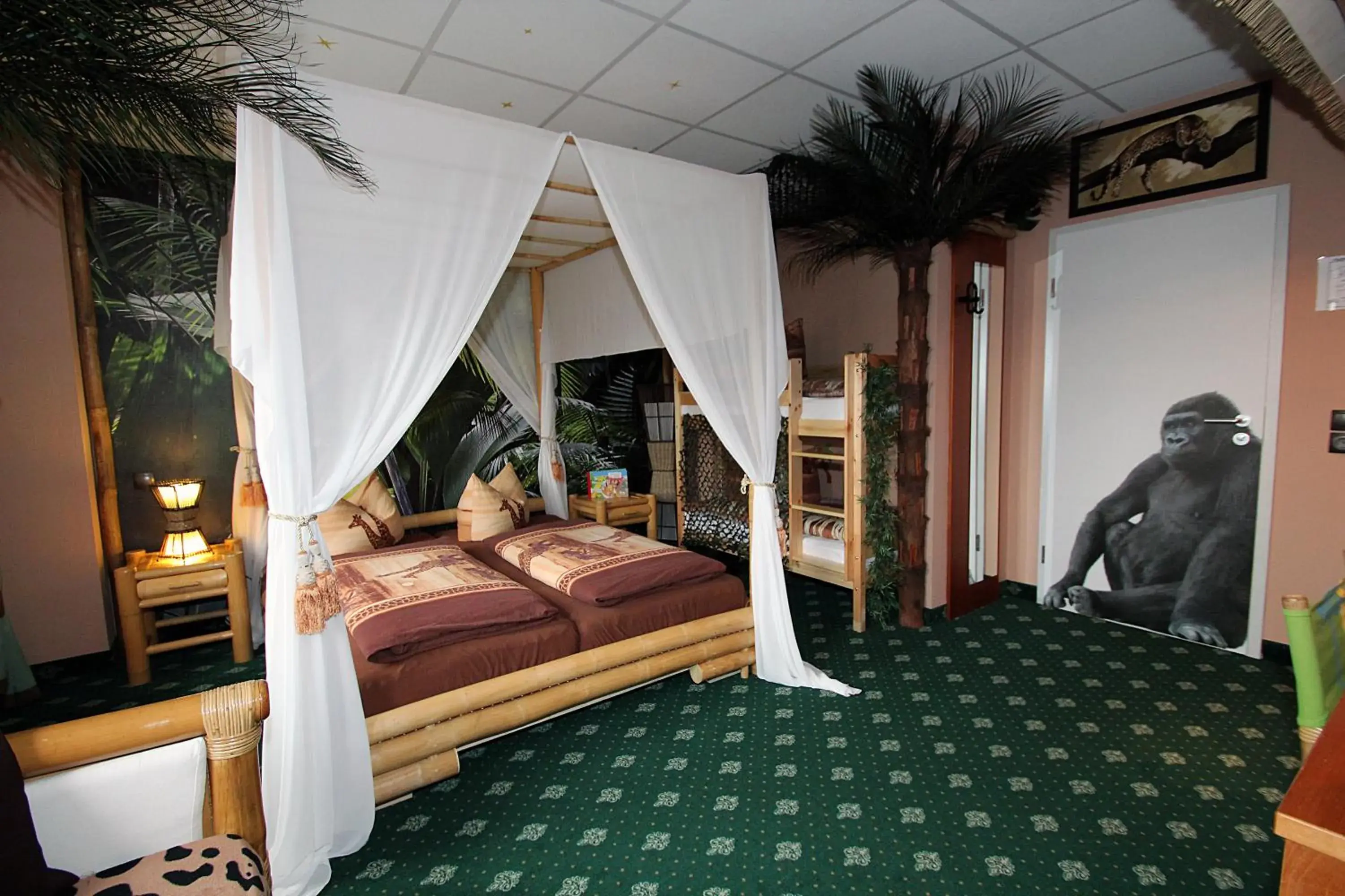 Zoo-Room in Hotel Berlin Zoo-Room in Hotel Berlin