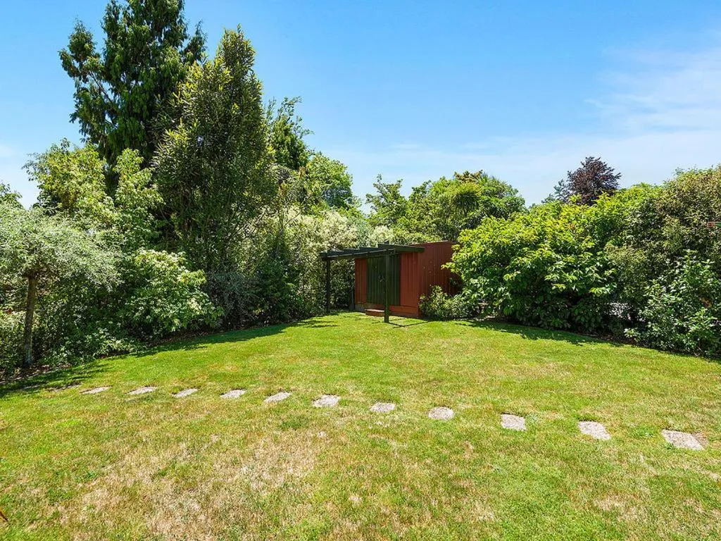 Acacia Bay Getaway - Lake Taupo Holiday Home