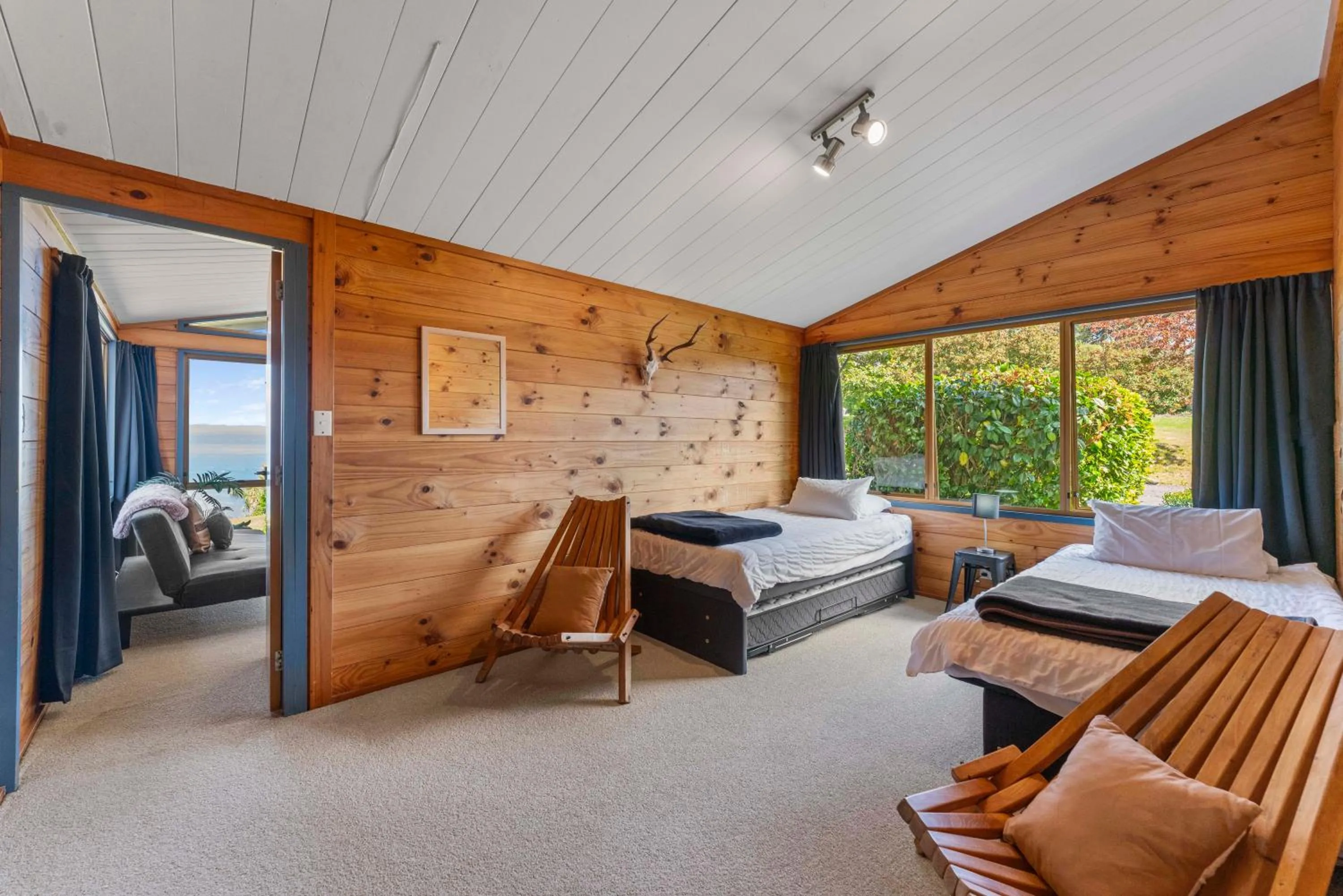 Property building, Bed in Heights Haven - Acacia Bay Holiday Home
