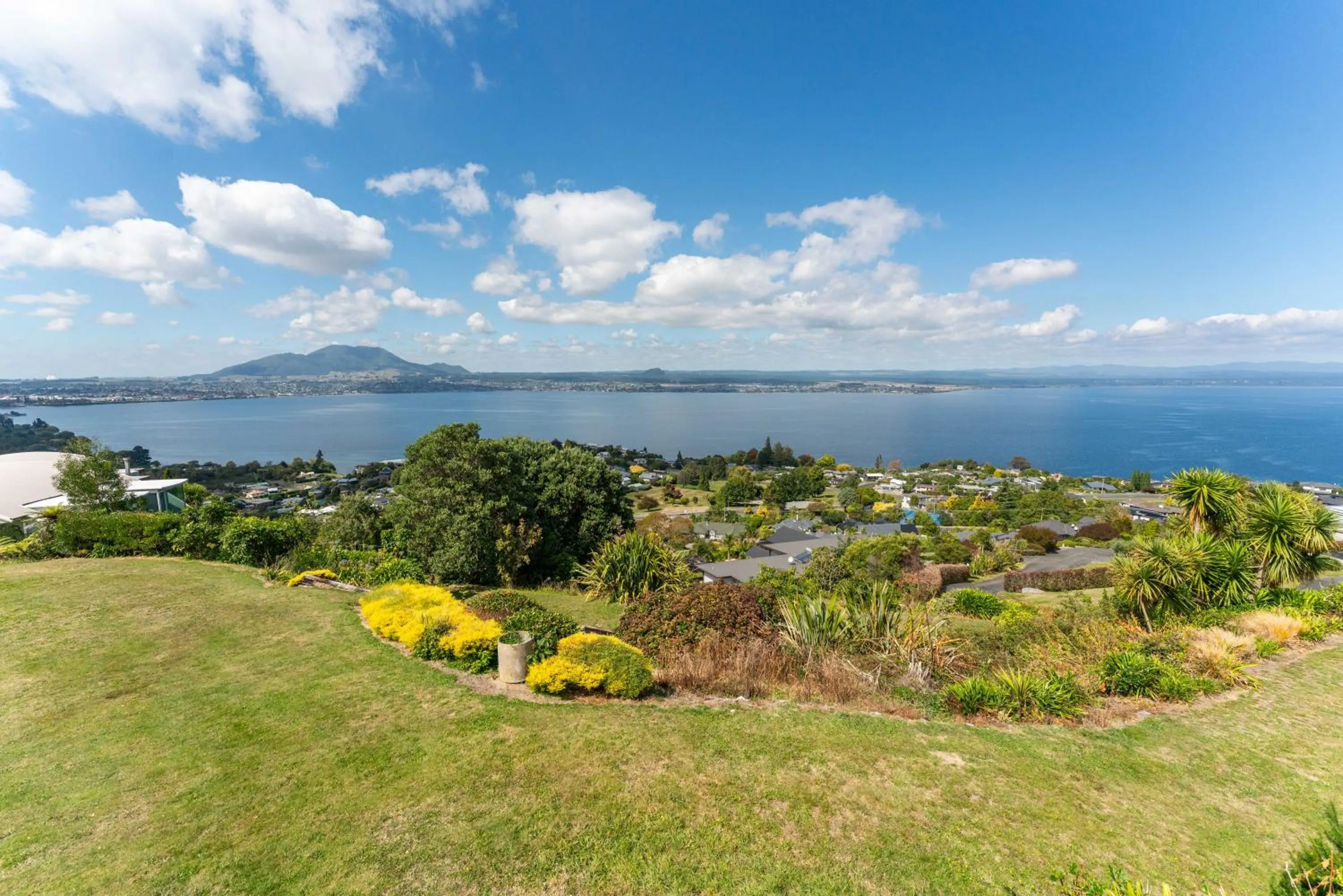 Property building in Heights Haven - Acacia Bay Holiday Home
