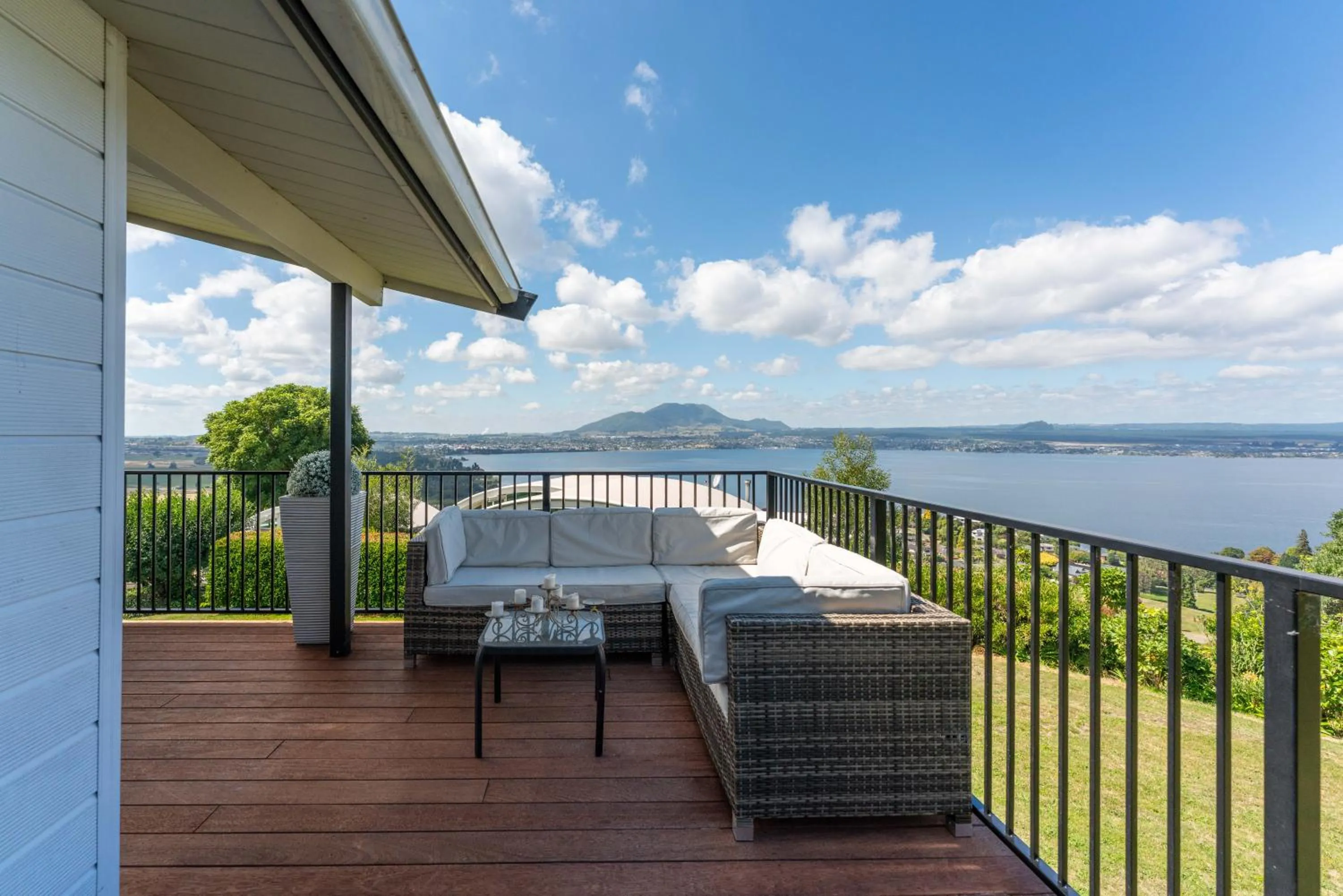 Property building in Heights Haven - Acacia Bay Holiday Home