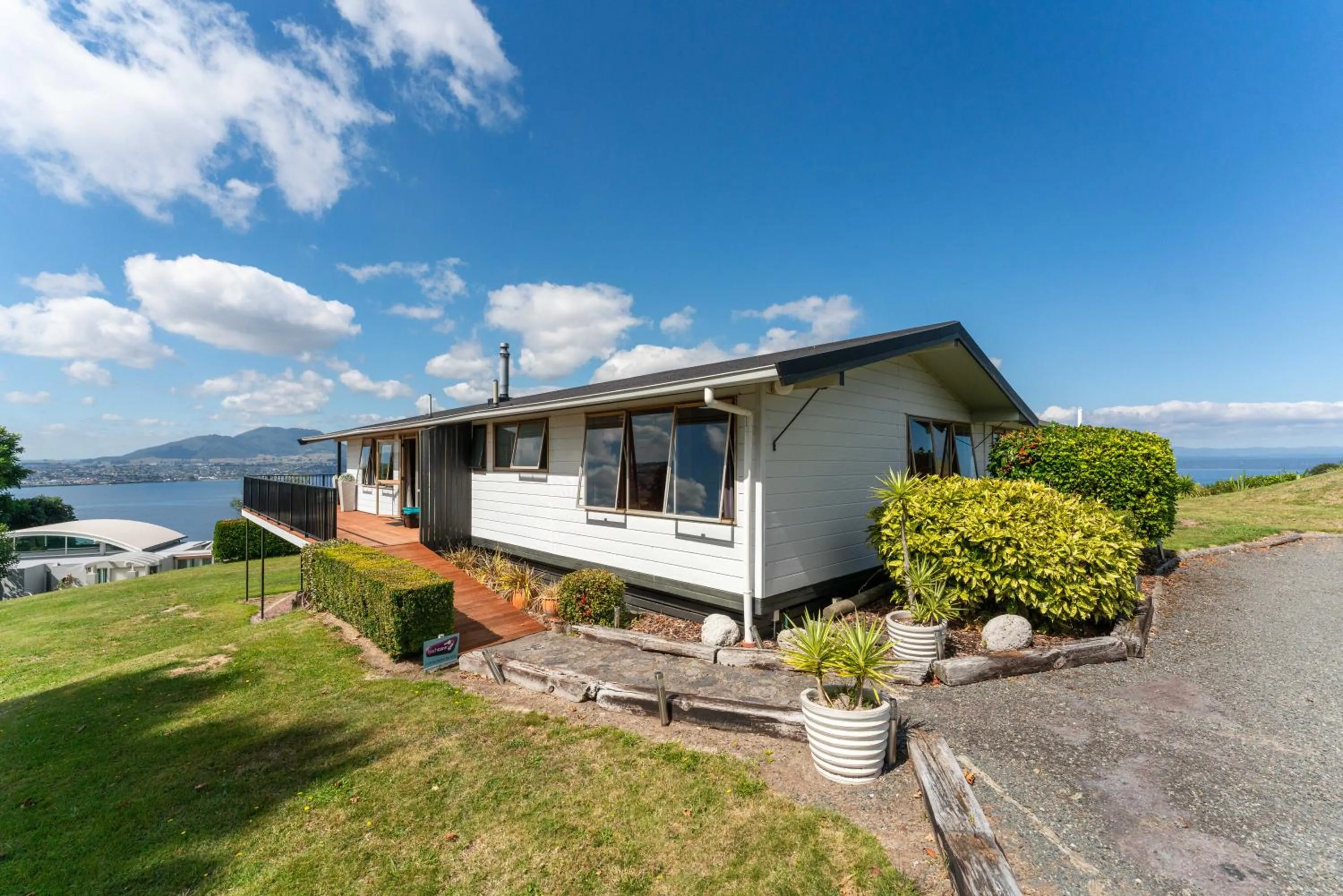 Property building in Heights Haven - Acacia Bay Holiday Home