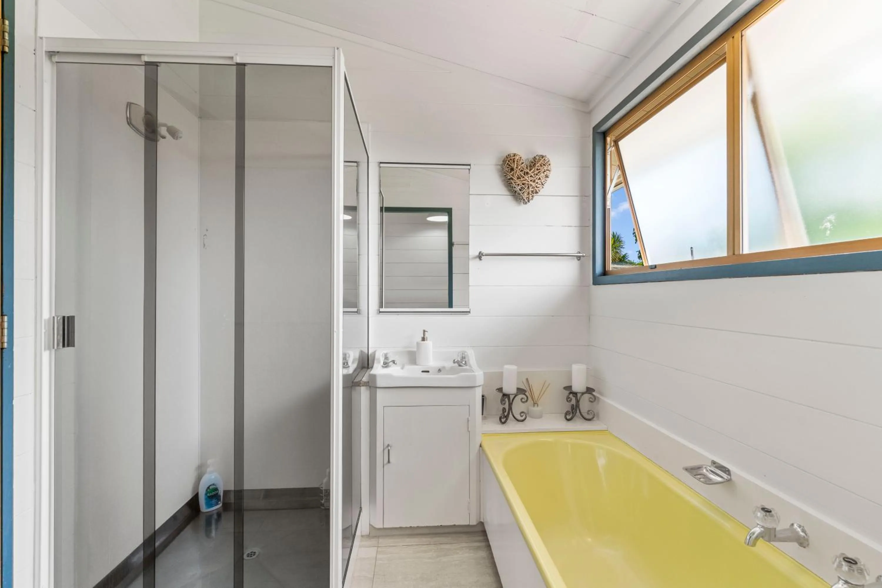 Property building in Heights Haven - Acacia Bay Holiday Home