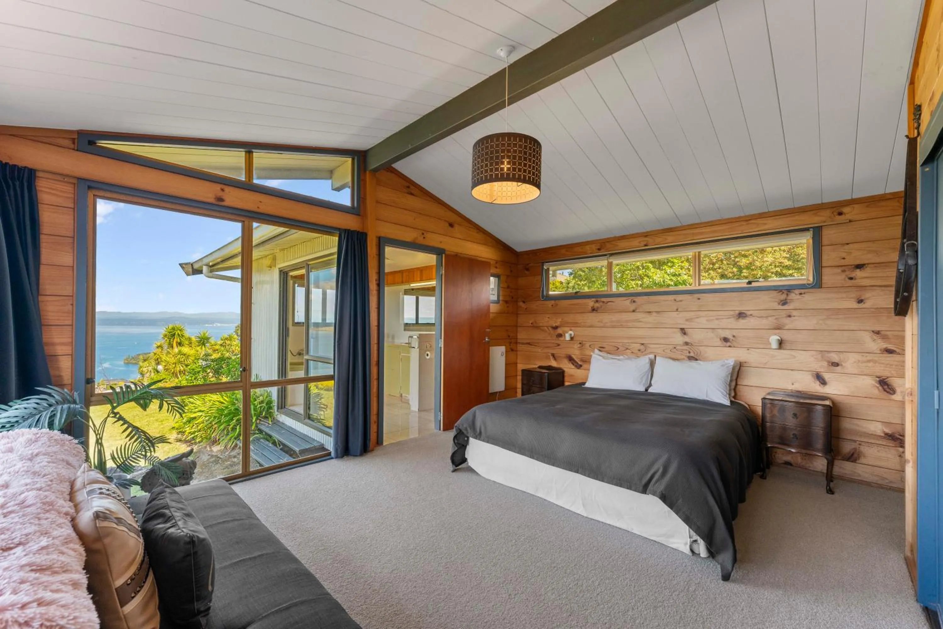 Property building, Bed in Heights Haven - Acacia Bay Holiday Home