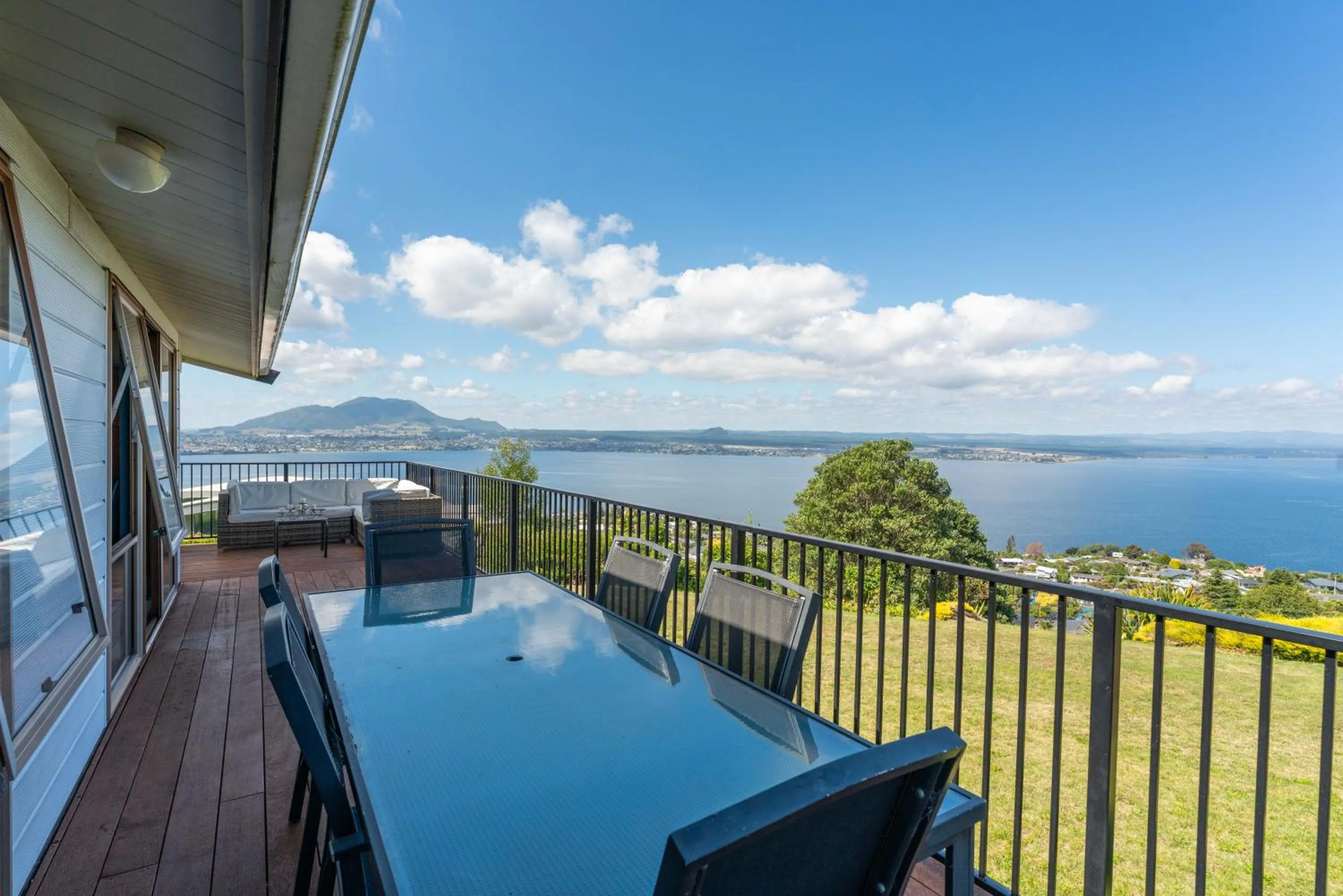 Property building in Heights Haven - Acacia Bay Holiday Home