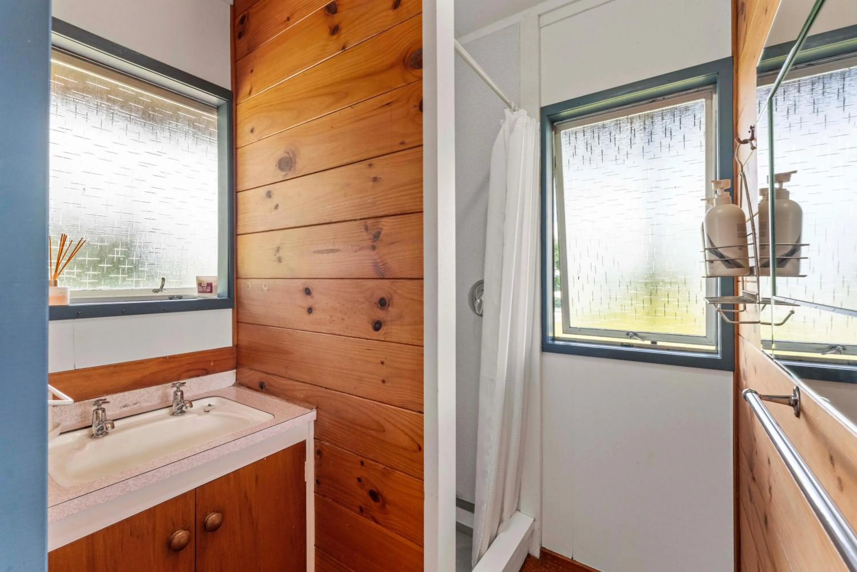 Property building in Heights Haven - Acacia Bay Holiday Home