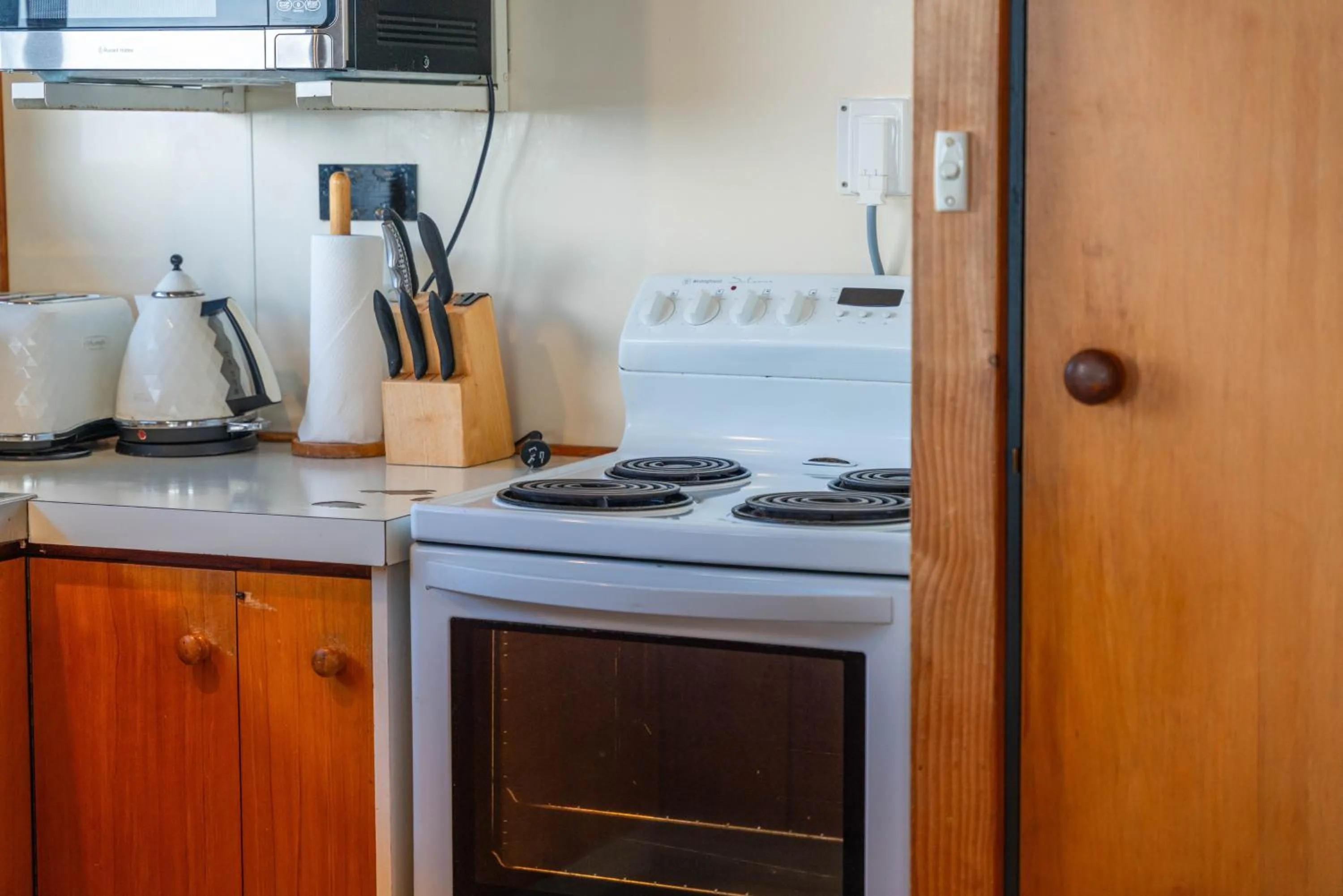 Property building in Heights Haven - Acacia Bay Holiday Home