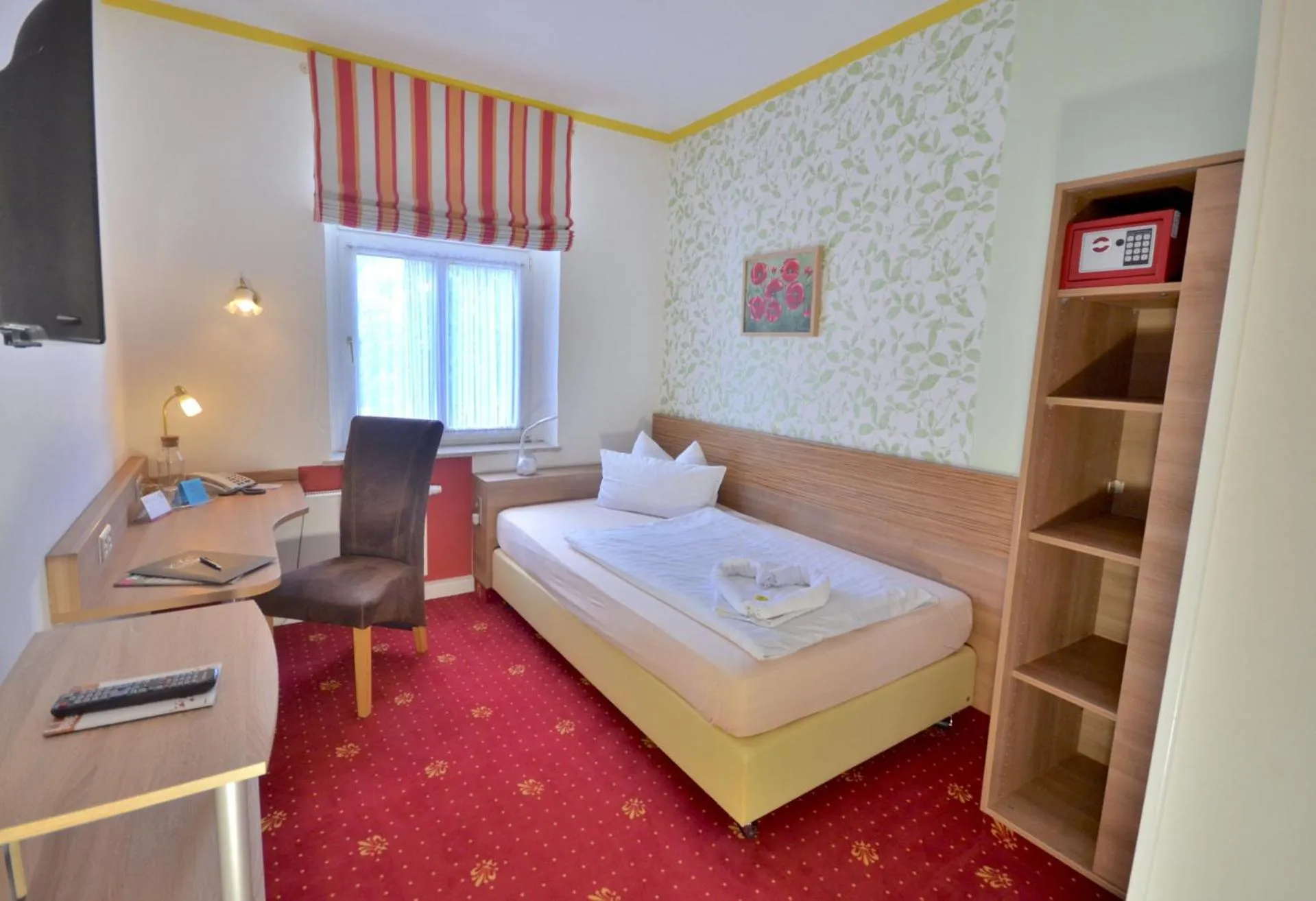 Living room, Bed in Hotel Alt-Connewitz