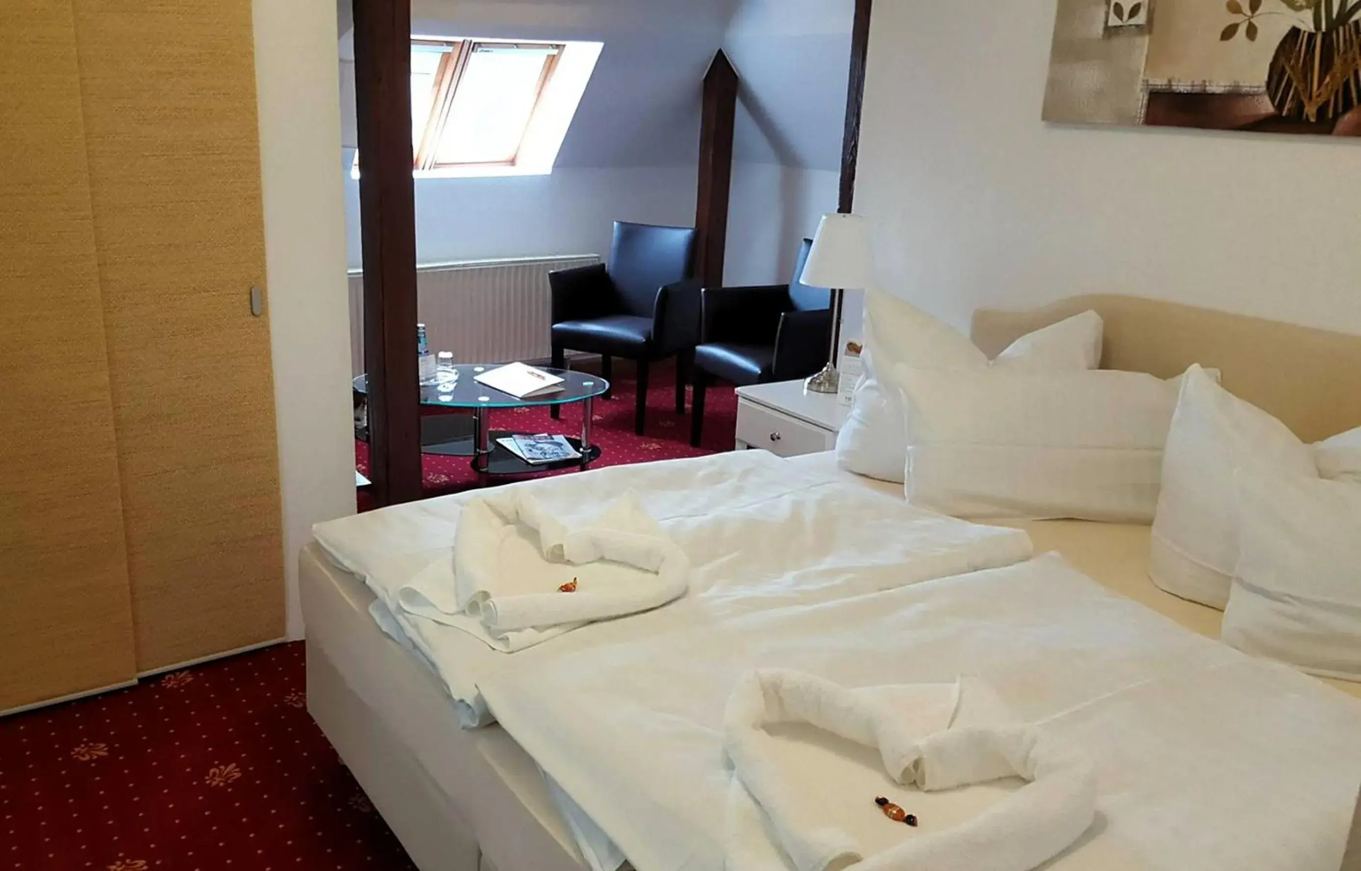 Living room, Bed in Hotel Alt-Connewitz Living room, Bed in Hotel Alt-Connewitz