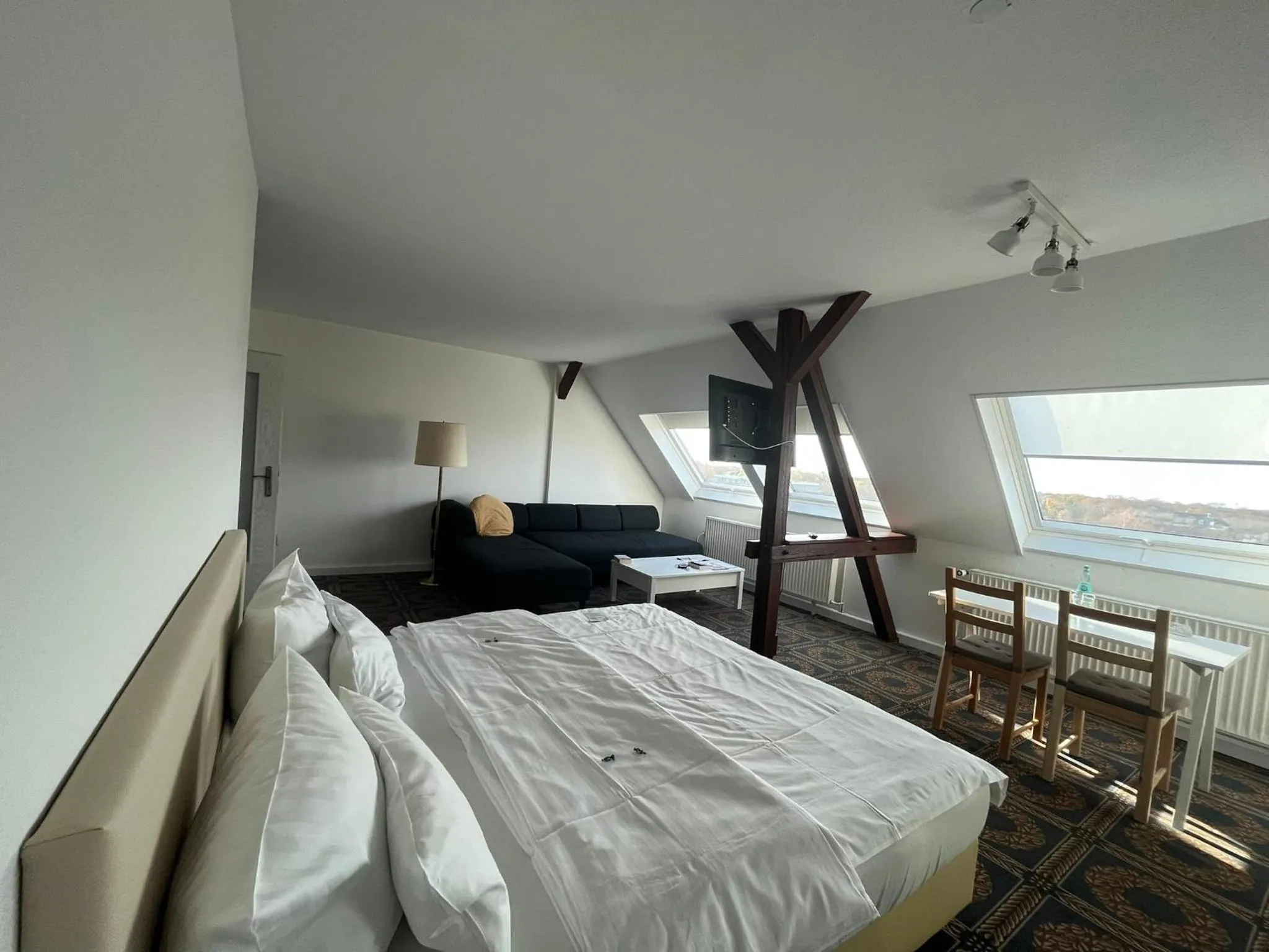 Bed in Hotel Alt-Connewitz