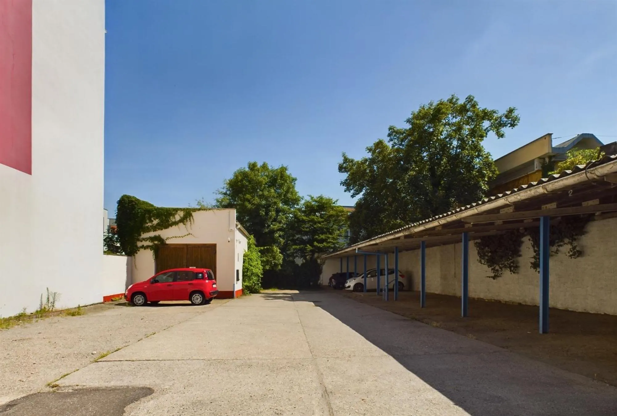 Parking in Hotel Alt-Connewitz