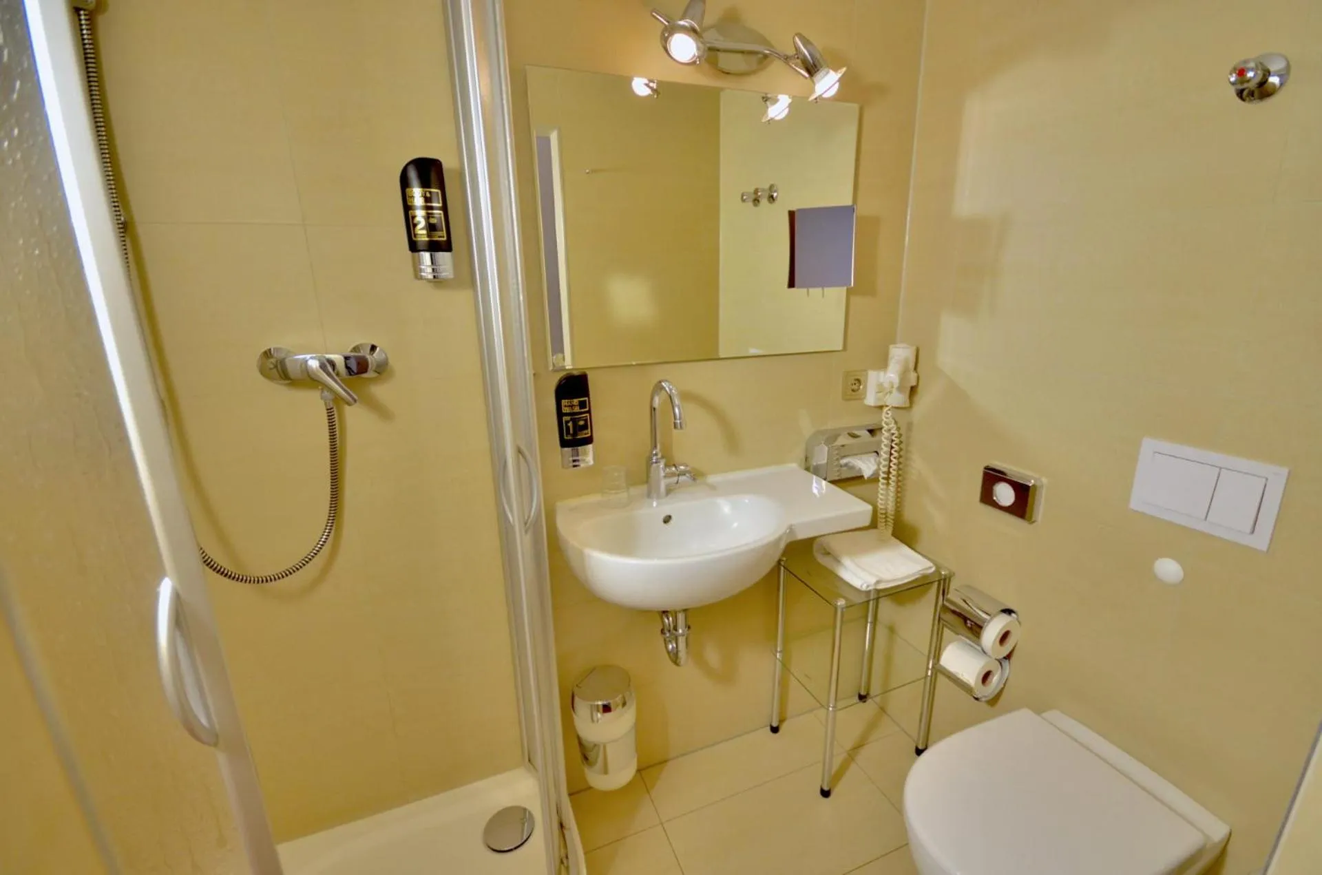 Bathroom in Hotel Alt-Connewitz