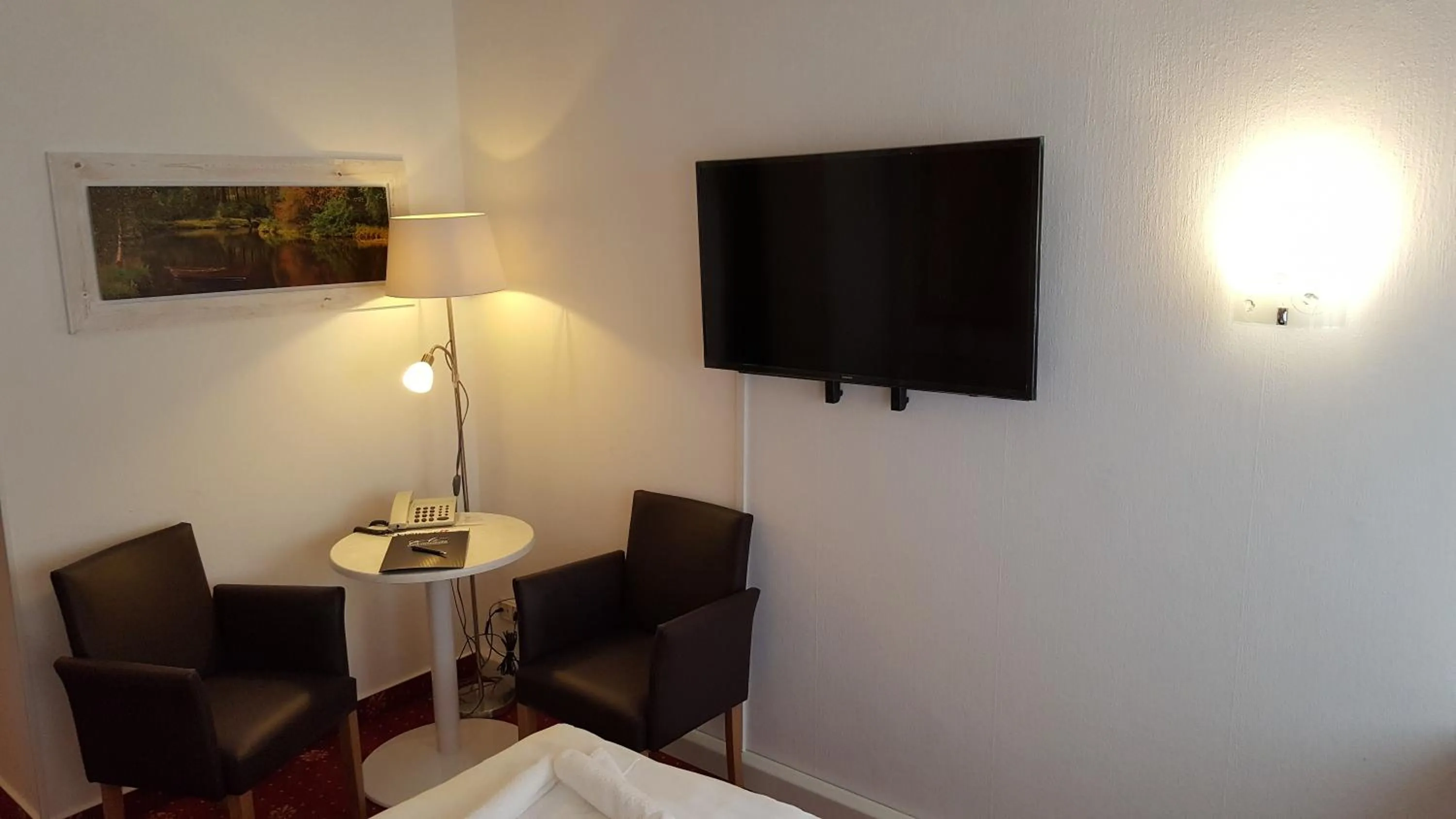 Photo of the whole room in Hotel Alt-Connewitz