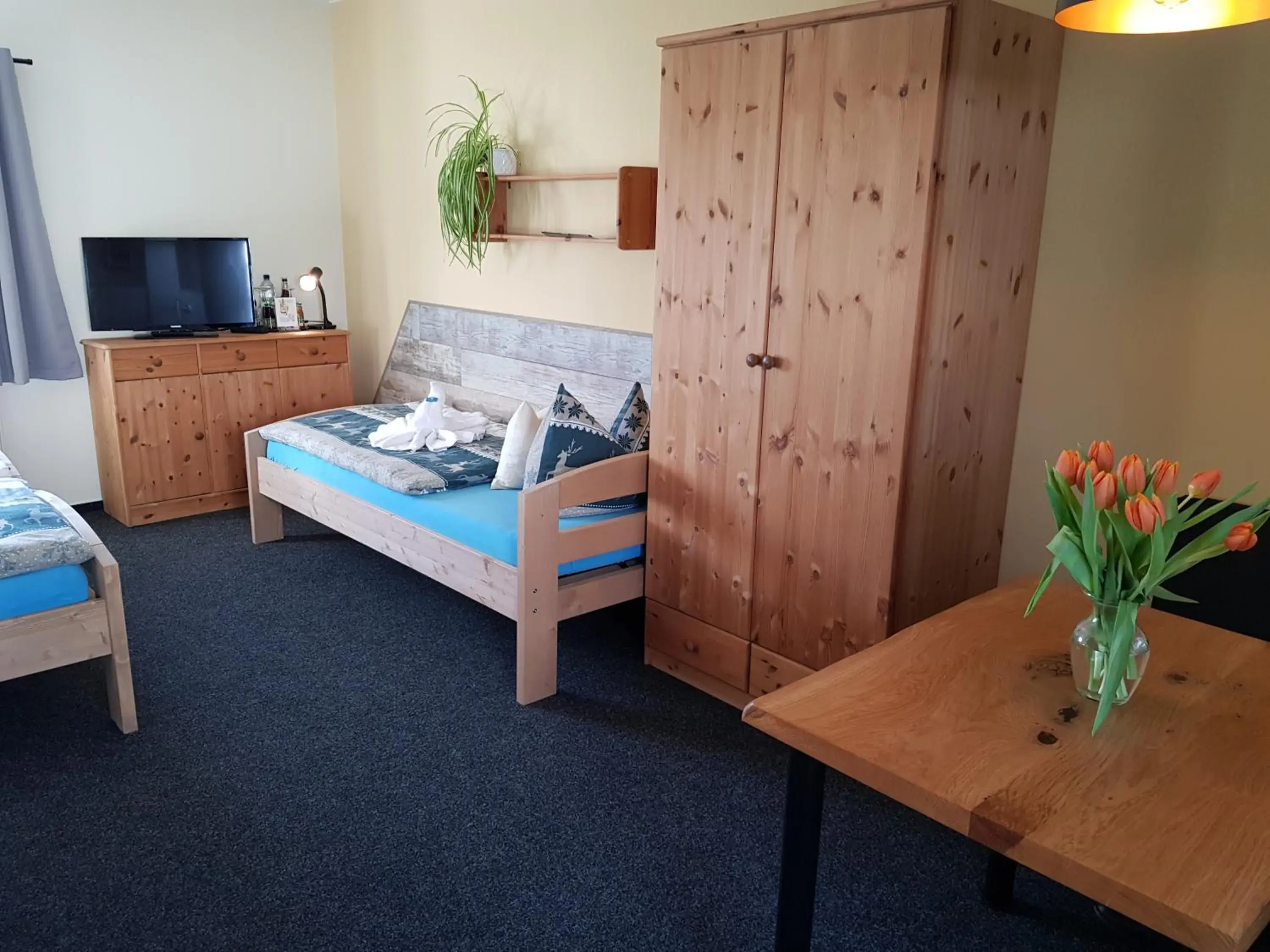 Triple Room with Garden View - single occupancy in Landhotel Pathes Hof Triple Room with Garden View - single occupancy in Landhotel Pathes Hof