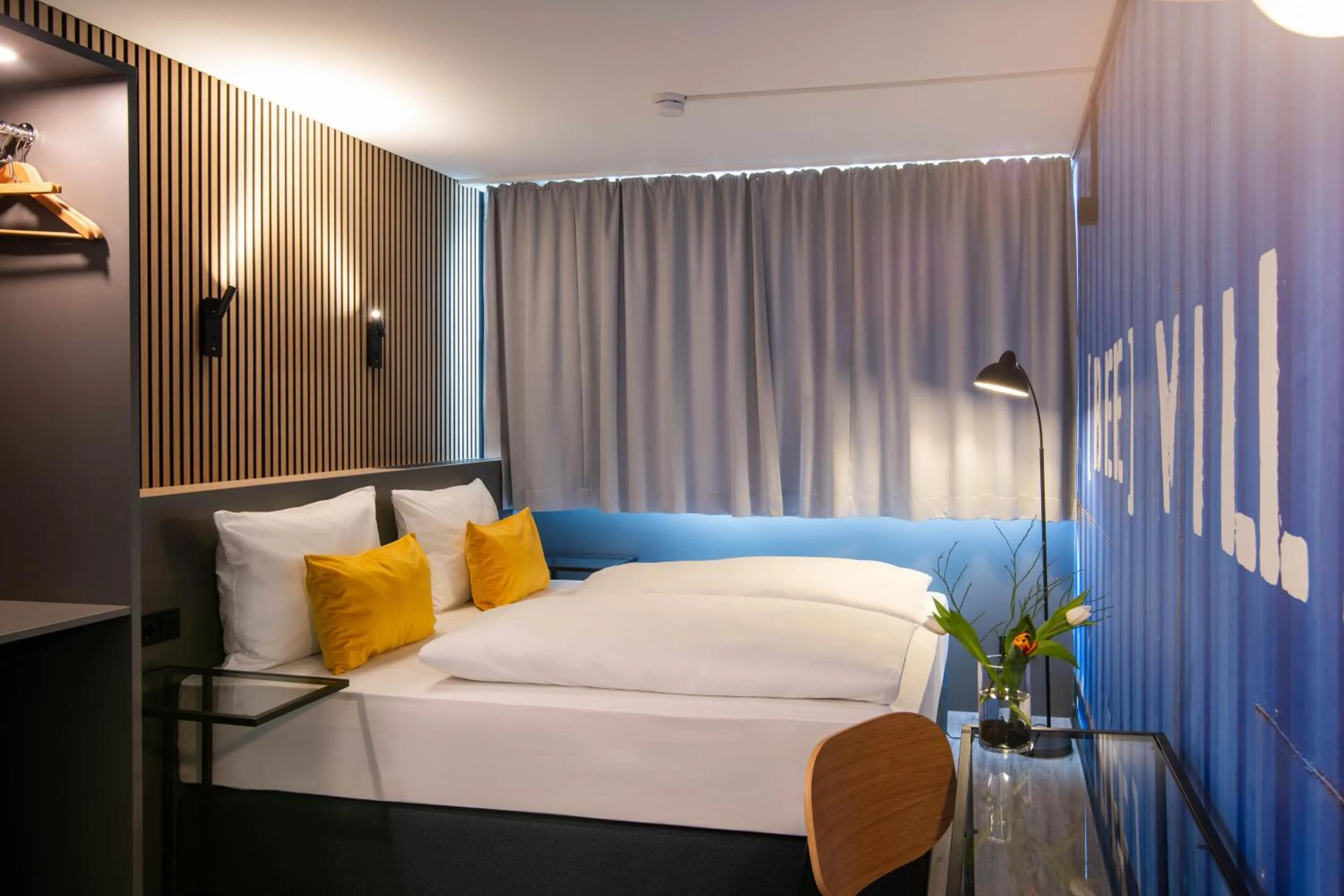 Bed in BeeVillage Messehotel Hannover Laatzen