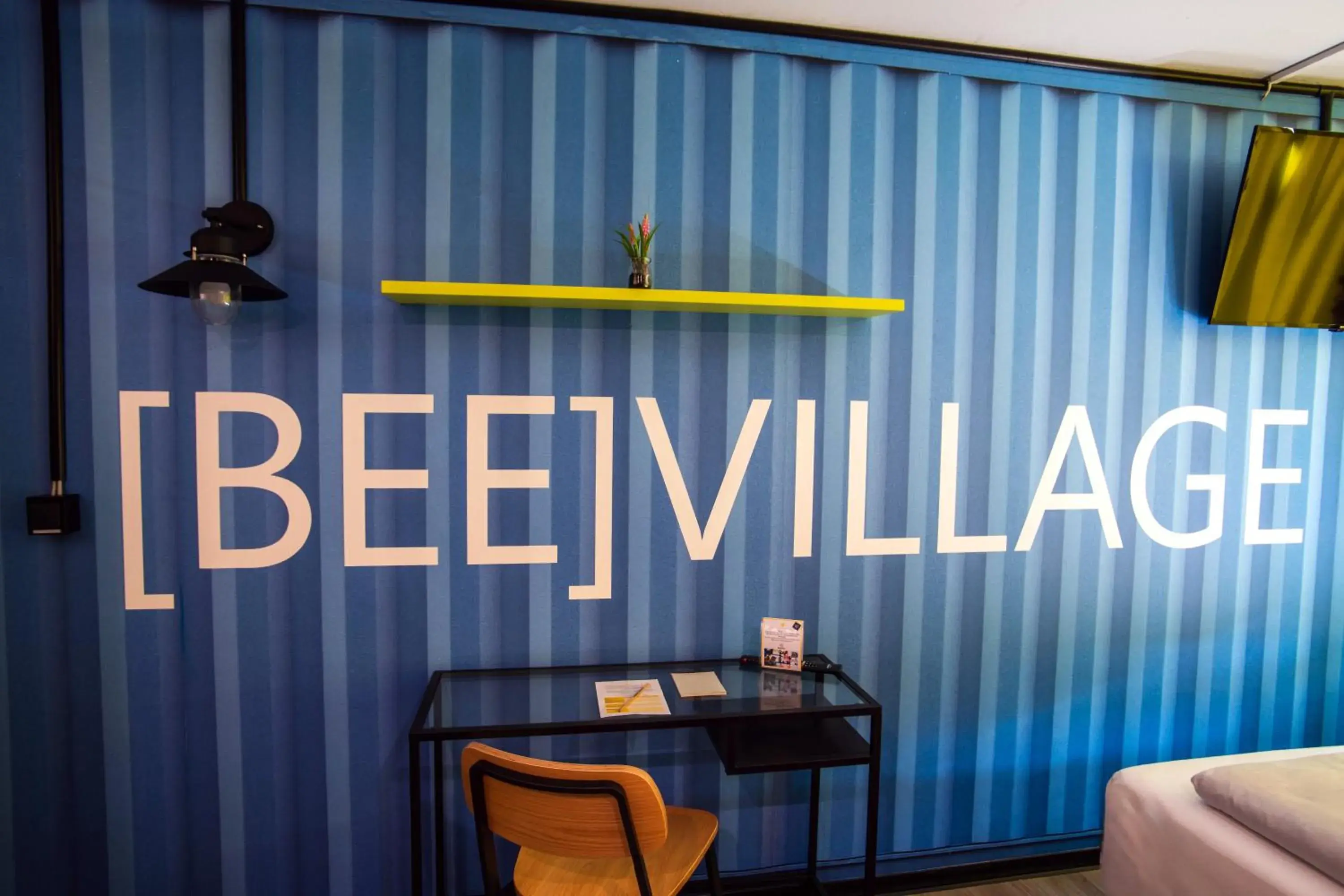 Photo of the whole room in BeeVillage Messehotel Hannover Laatzen Photo of the whole room in BeeVillage Messehotel Hannover Laatzen