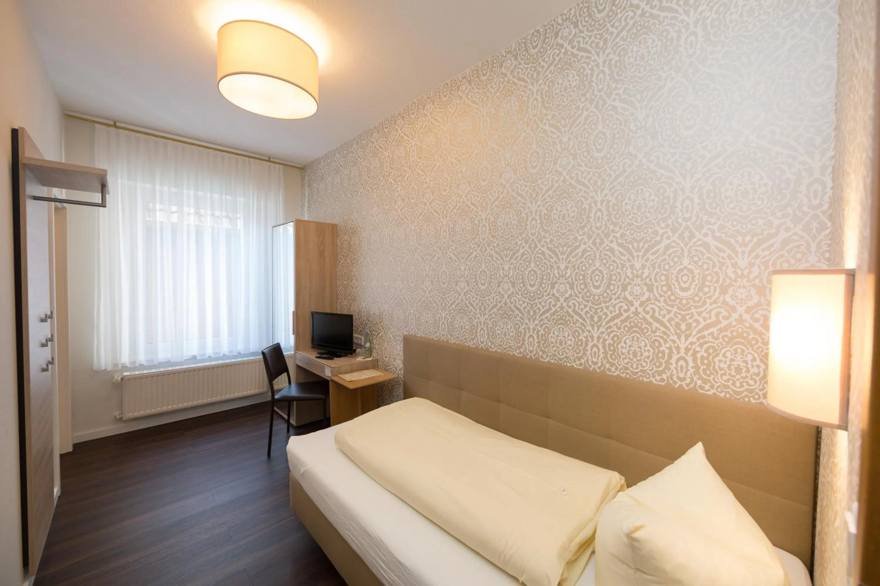 Photo of the whole room, Bed in Hotel Südlohner Hof - Ristorante Da Fabio