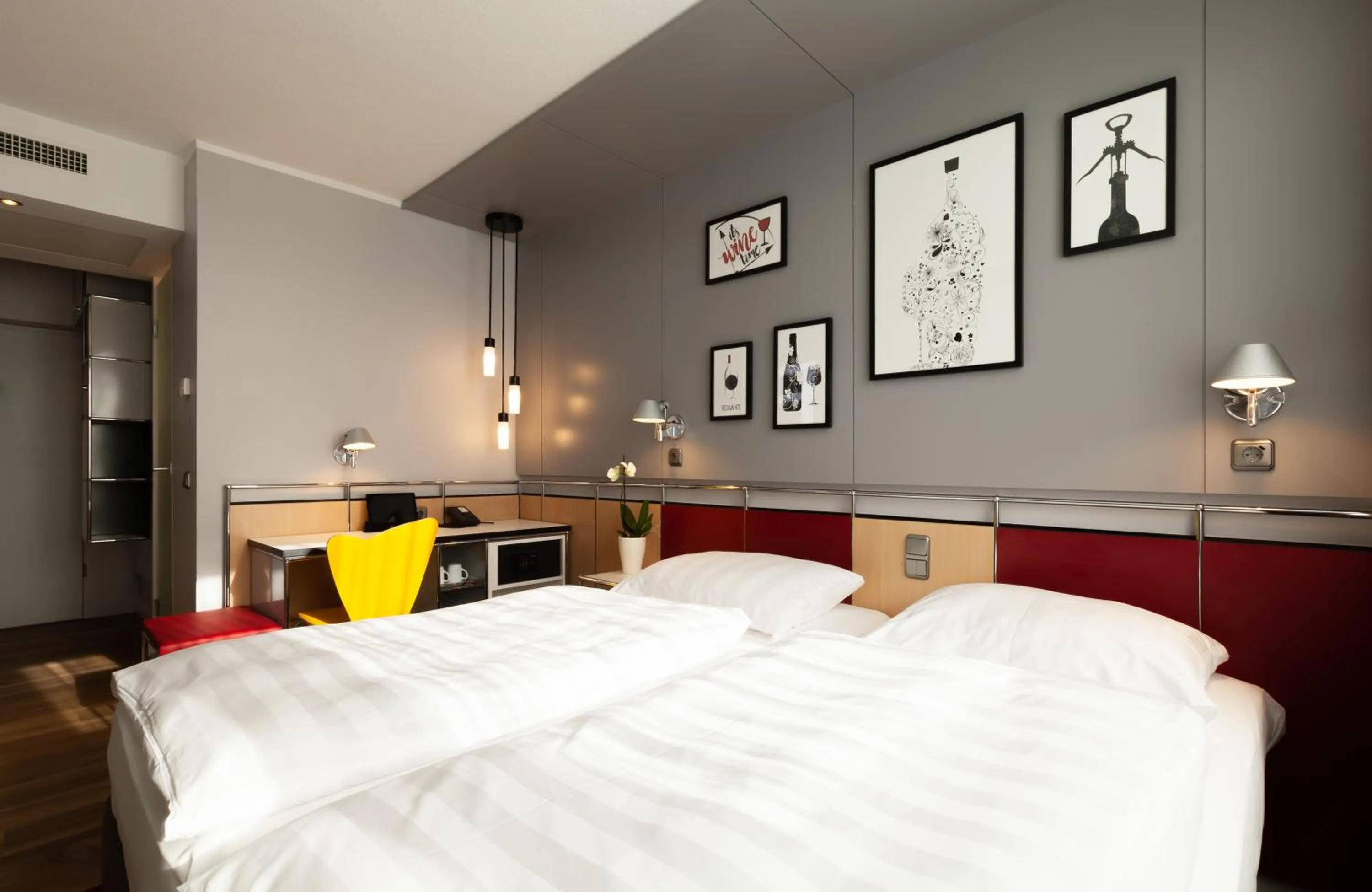 Bed in NYX Hotel Erfurt by Leonardo Hotels
