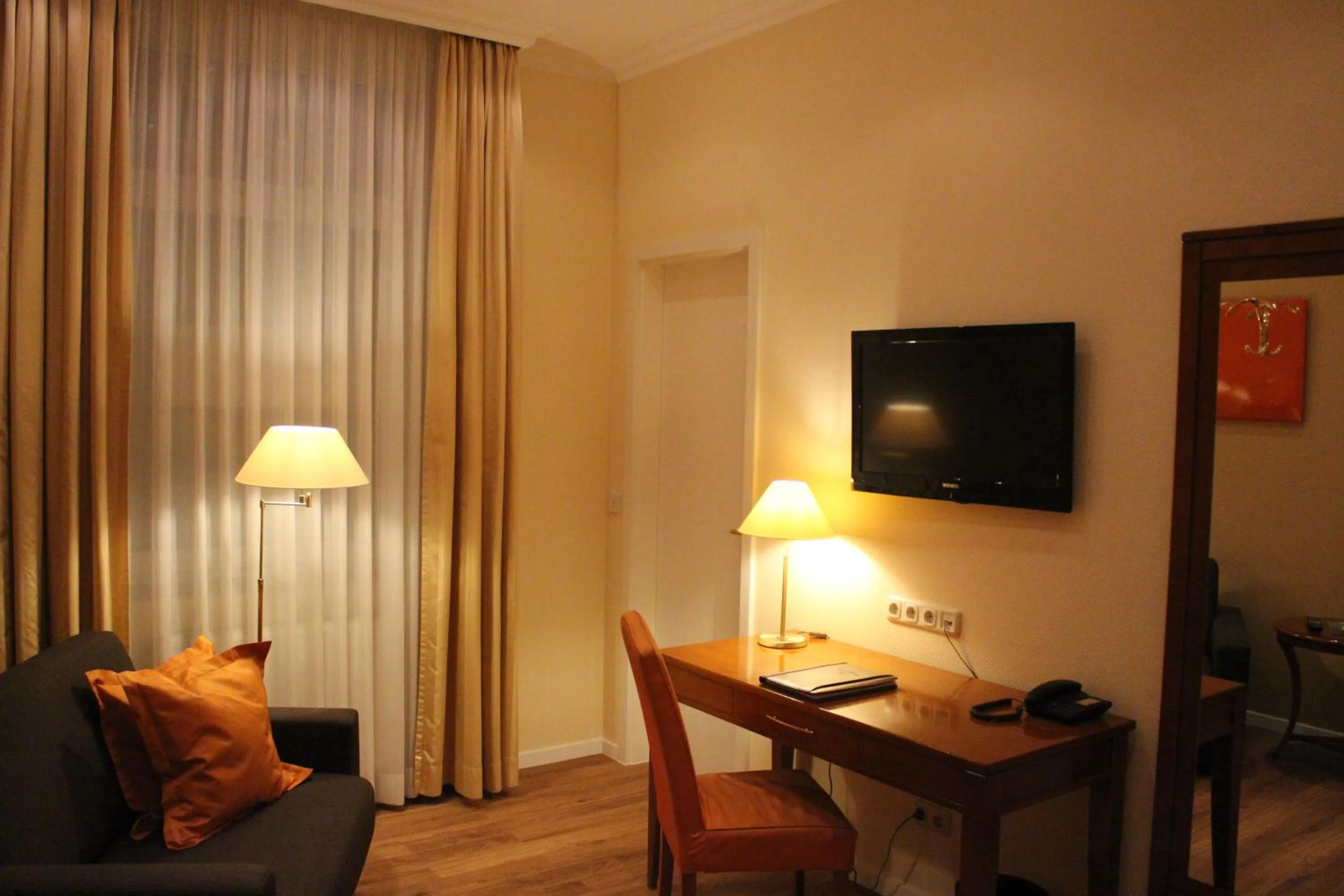 Living room in Hotel Savoy Hannover