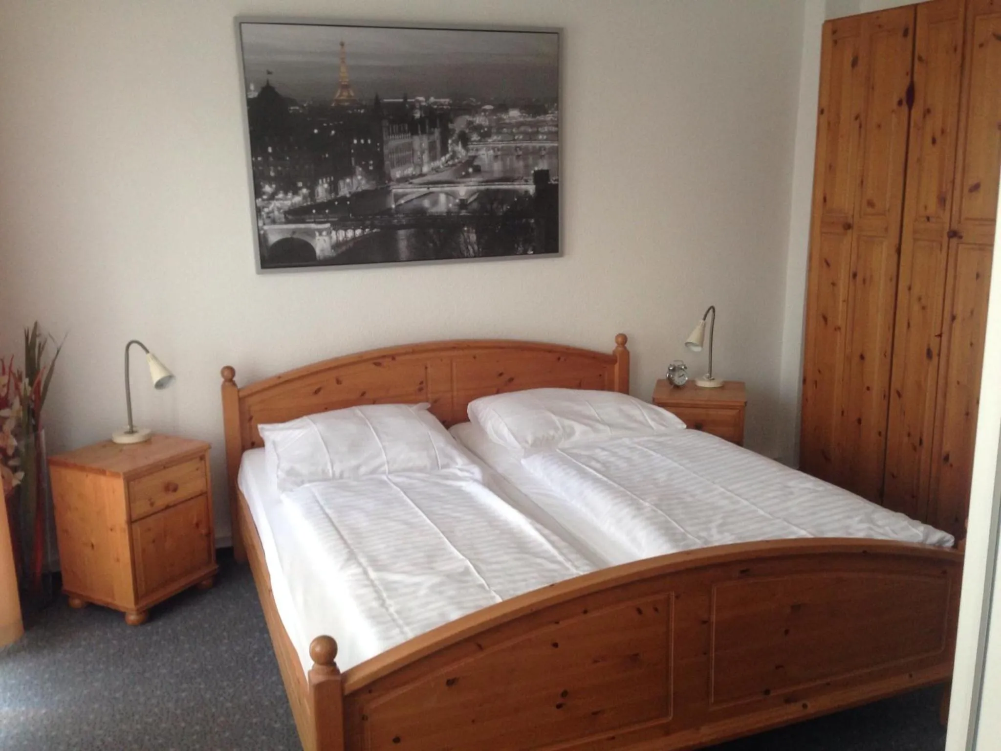 Photo of the whole room, Bed in Hotel zur Post Kleve