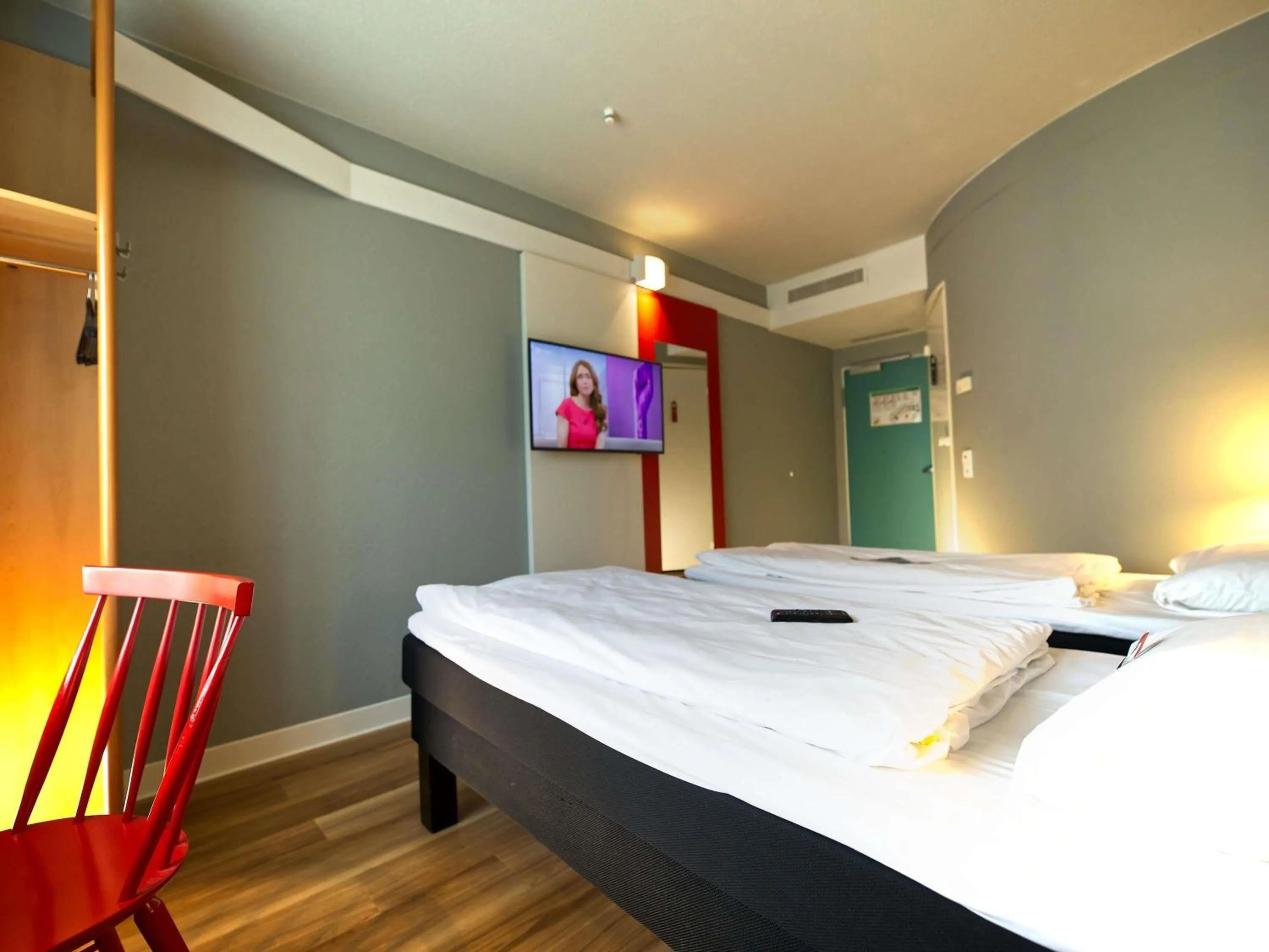 Bedroom, Bed in ibis Köln Messe