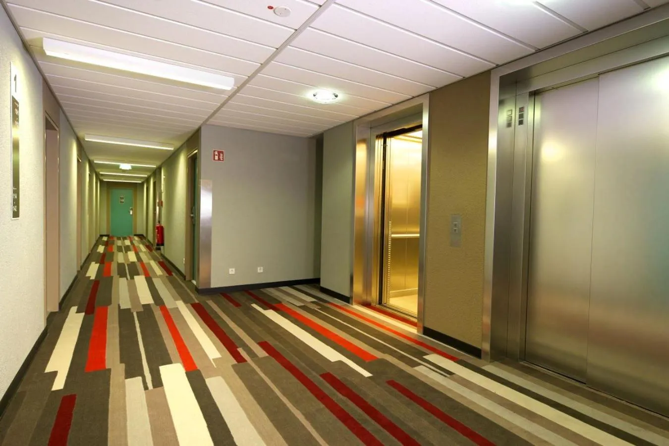 elevator in ibis Köln Messe