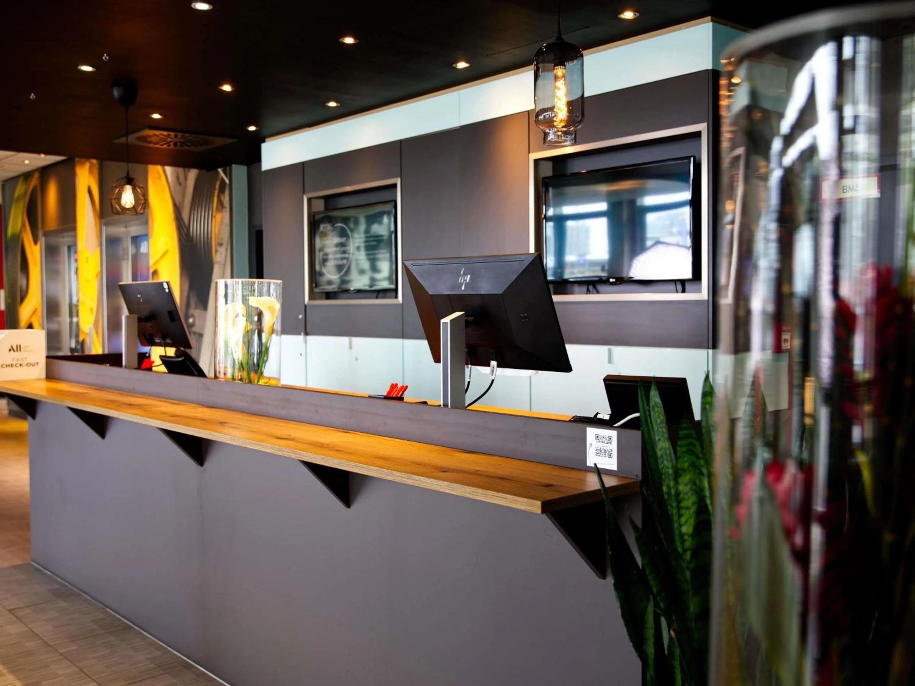 Bedroom in ibis Köln Messe