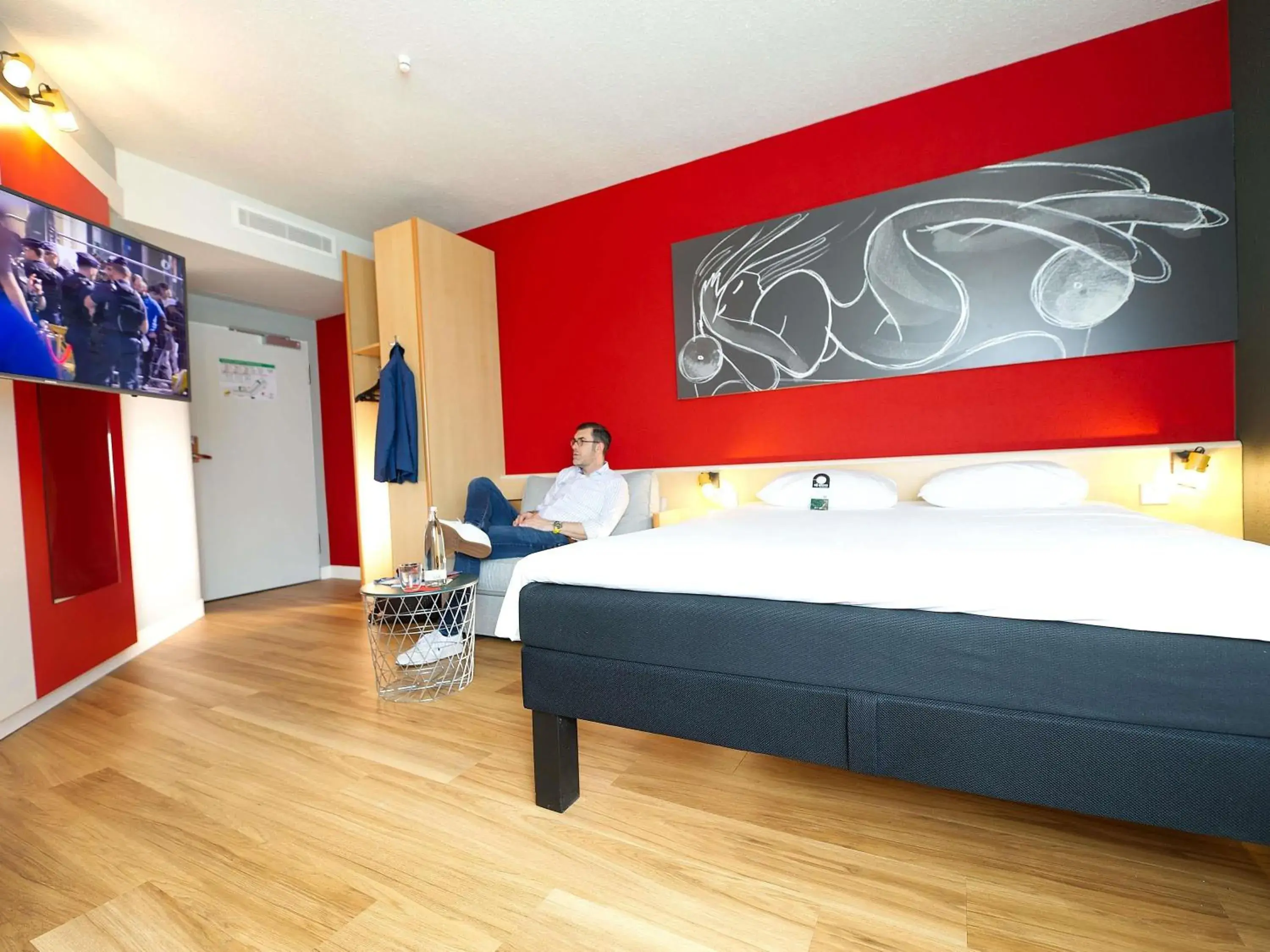 Bedroom, Bed in ibis Köln Messe Bedroom, Bed in ibis Köln Messe