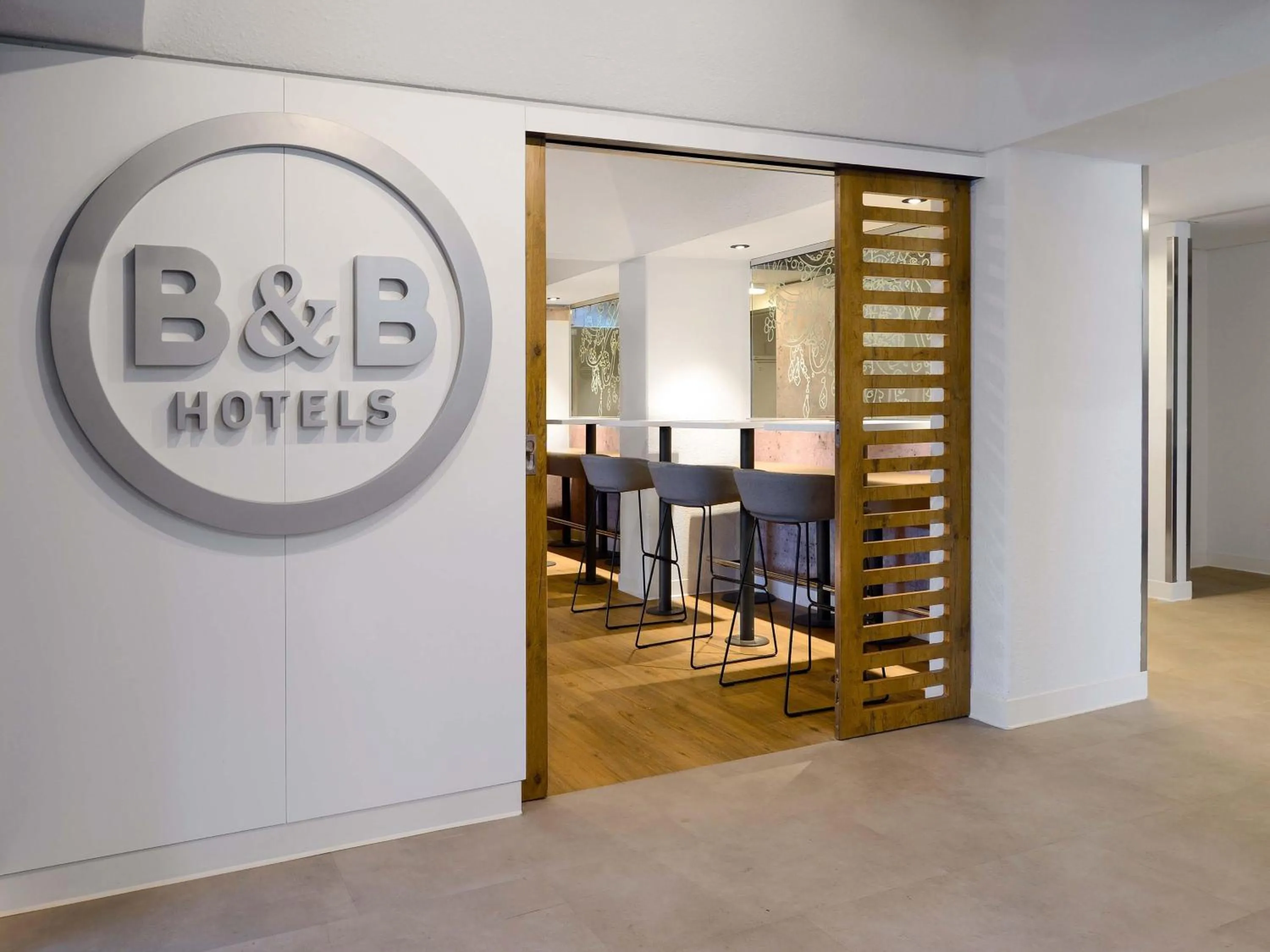 Lobby or reception in B&B HOTEL Willich